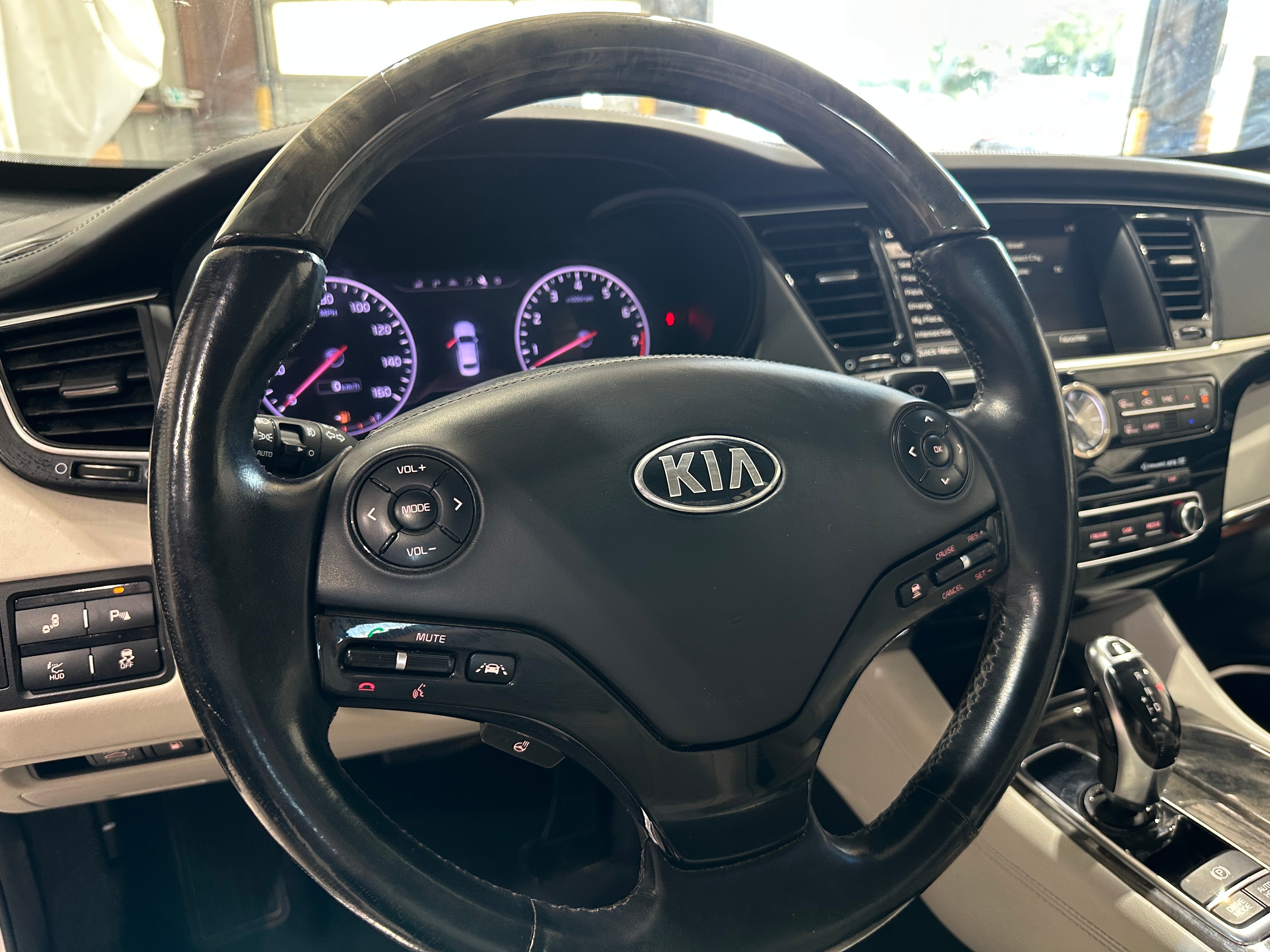 2015 Kia K900 Luxury 4