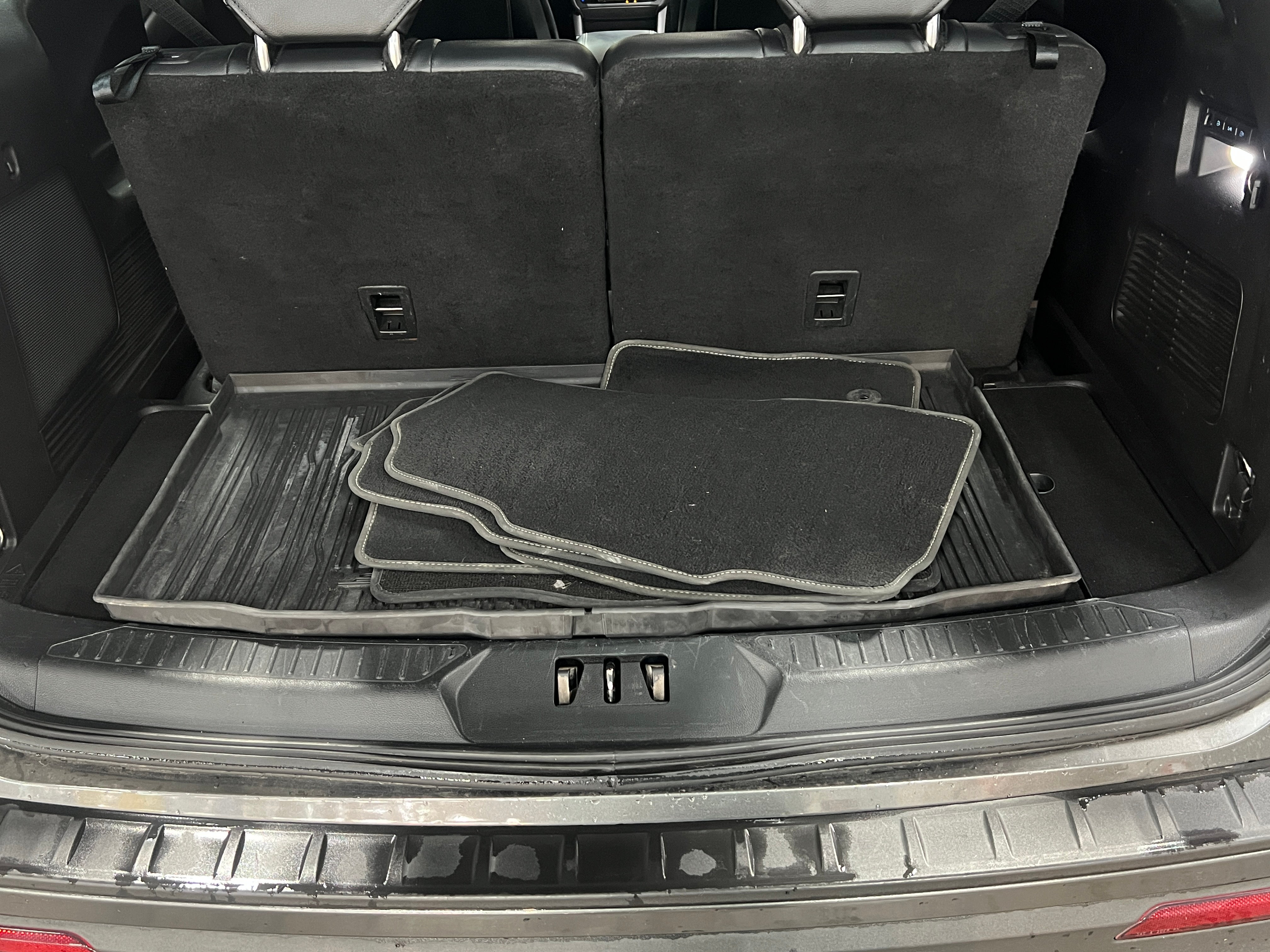 2020 Ford Explorer ST 6