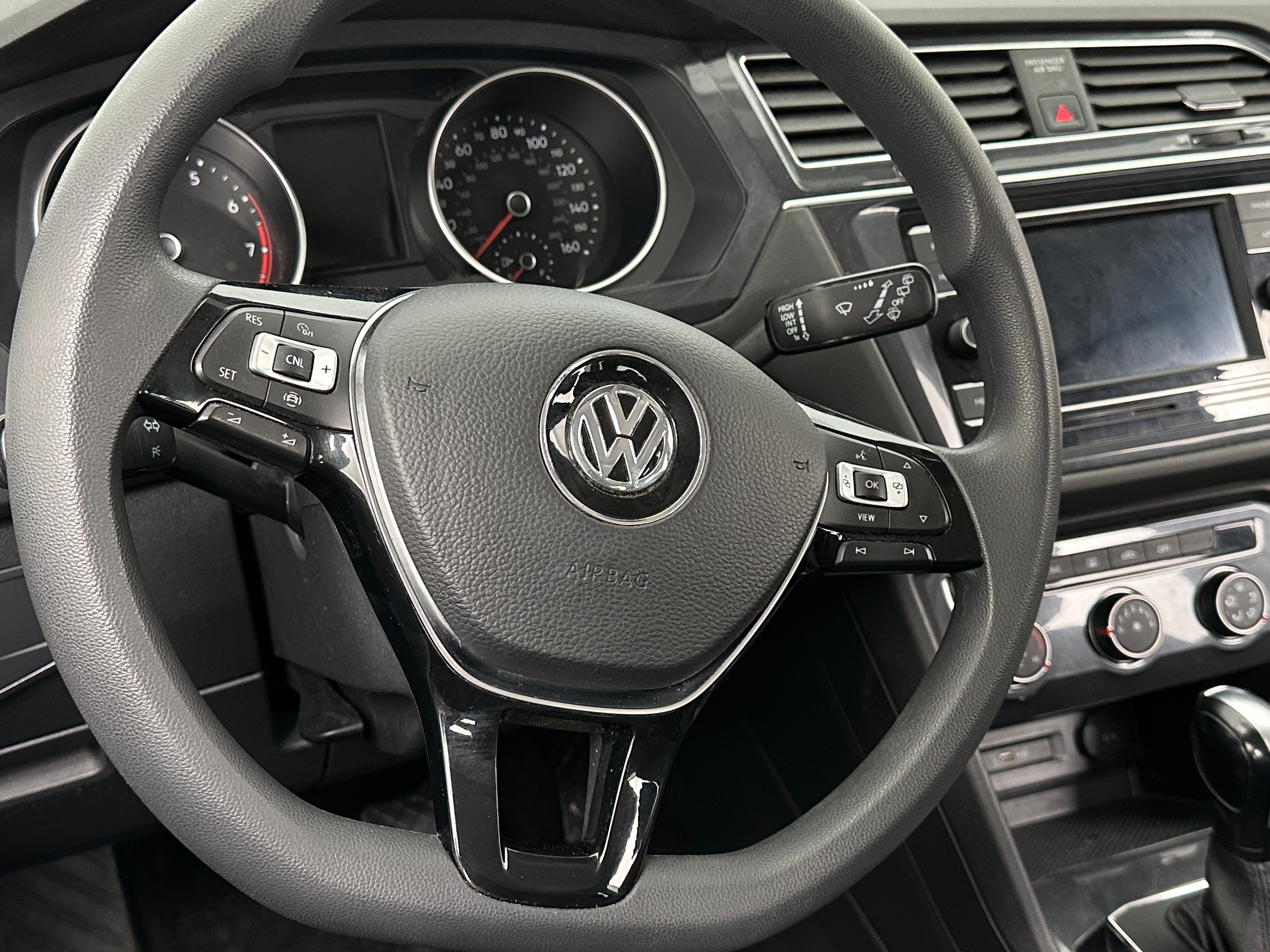 2020 Volkswagen Tiguan S 5