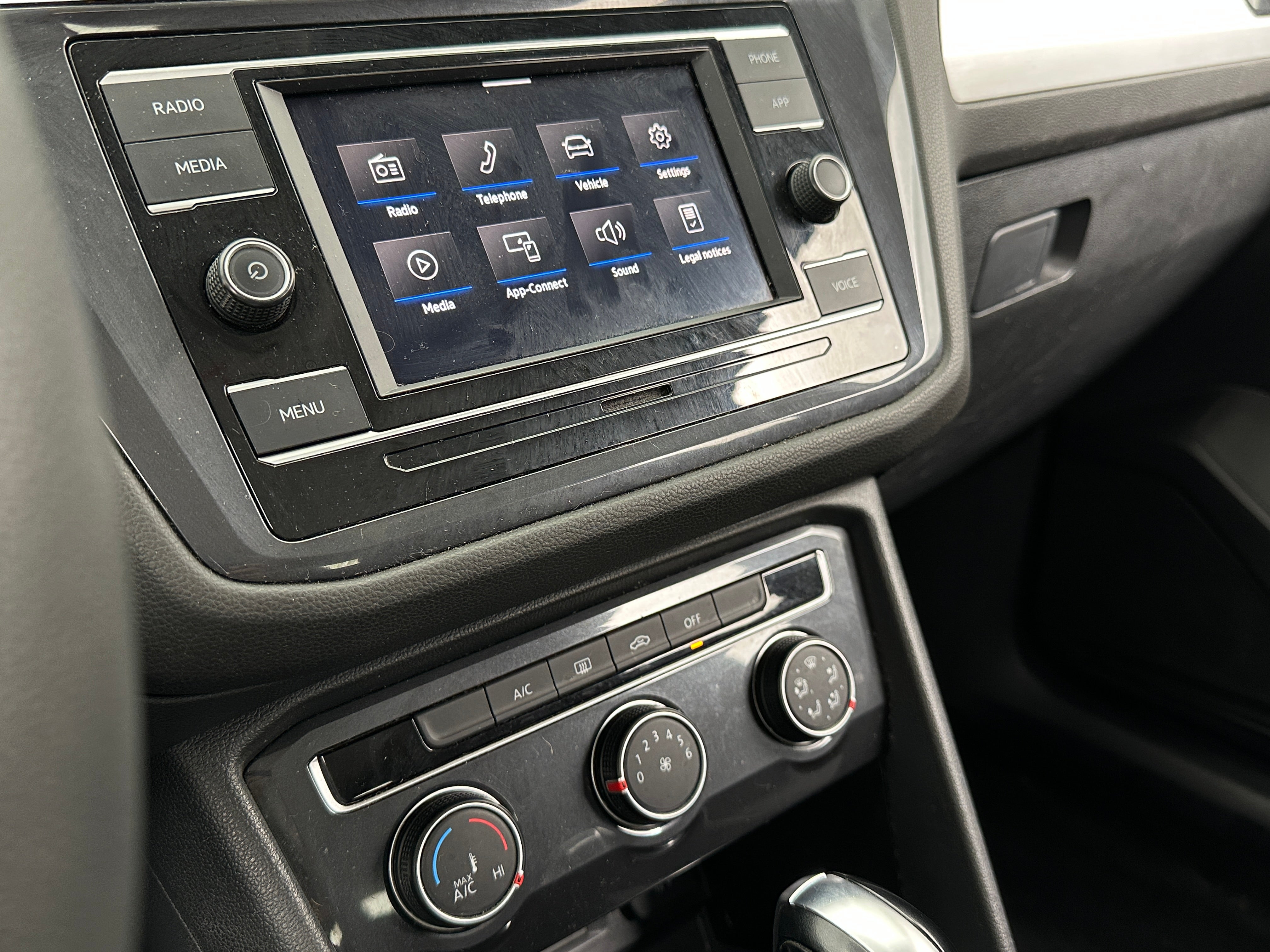 2020 Volkswagen Tiguan S 4