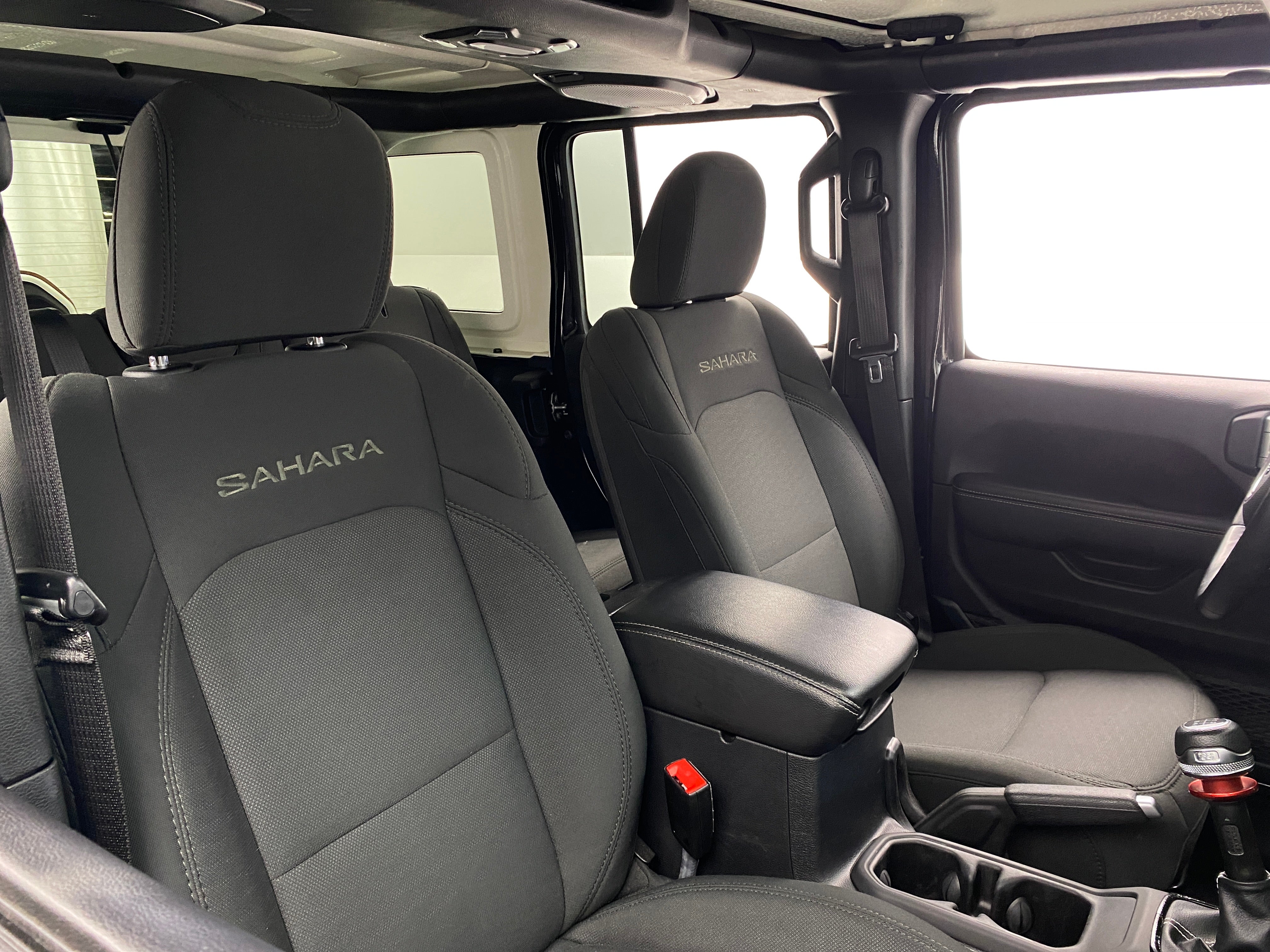 2020 Jeep Wrangler Unlimited Sahara 2