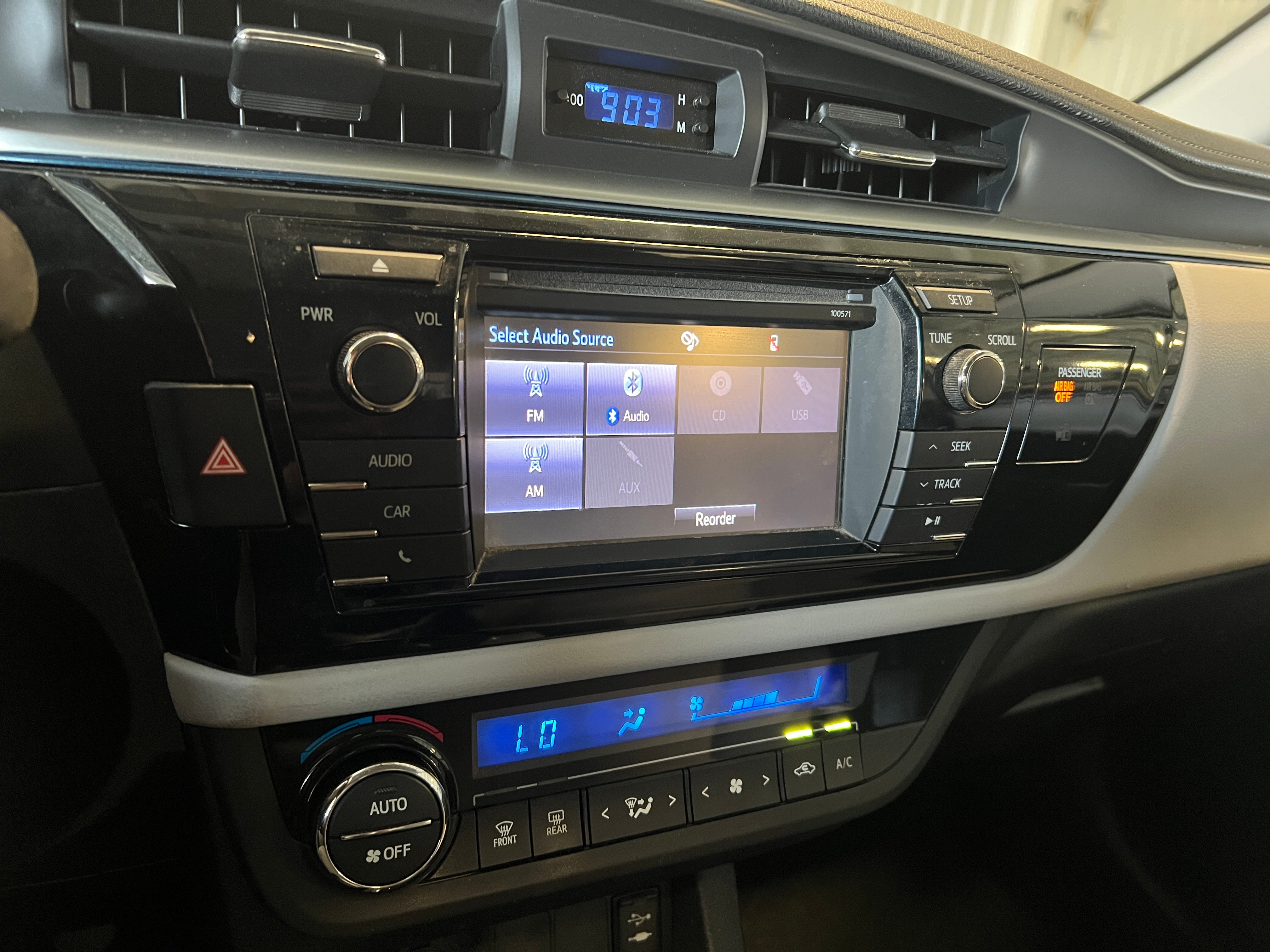 2016 Toyota Corolla LE 4