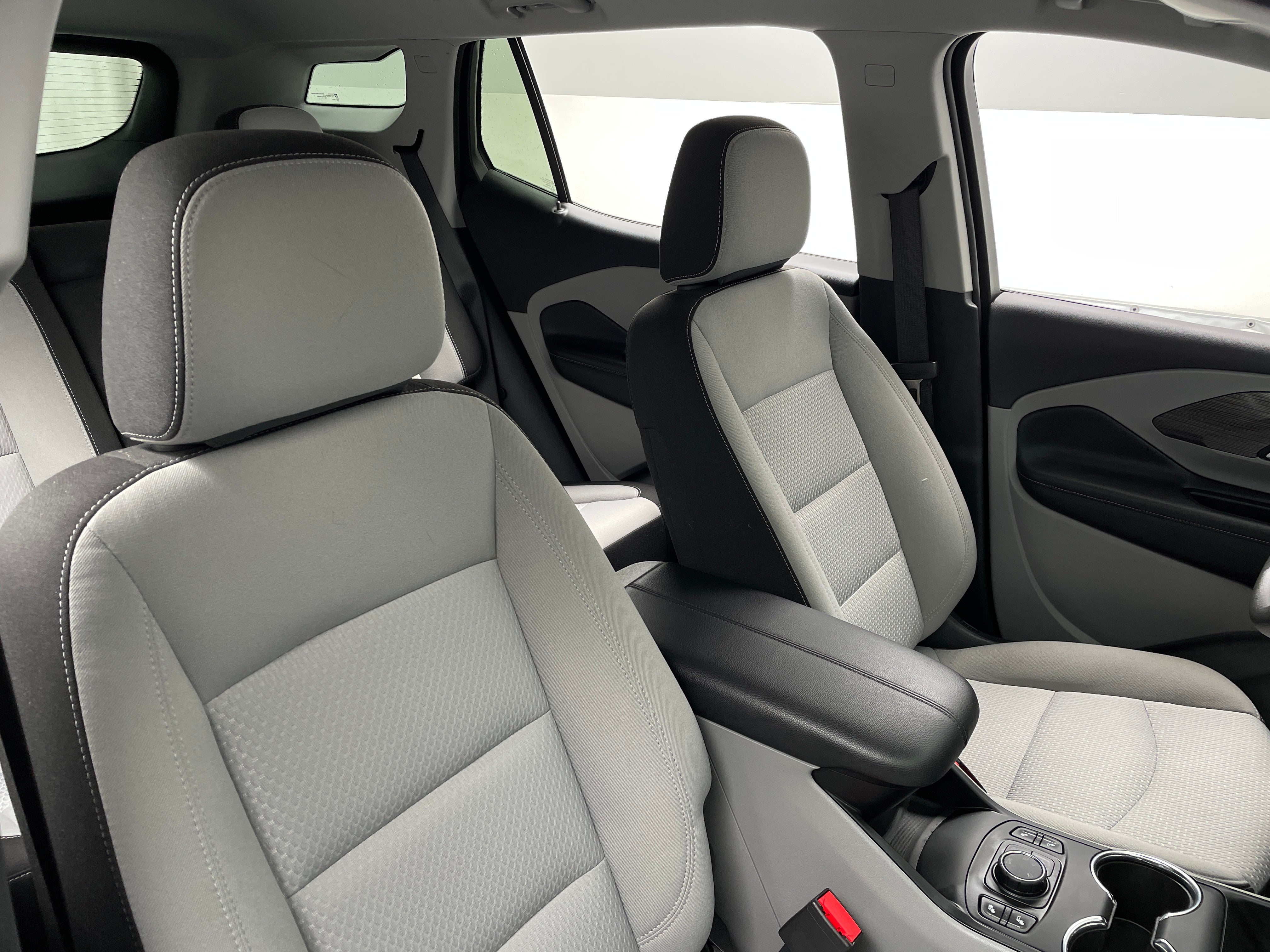 2023 GMC Terrain SLE 2