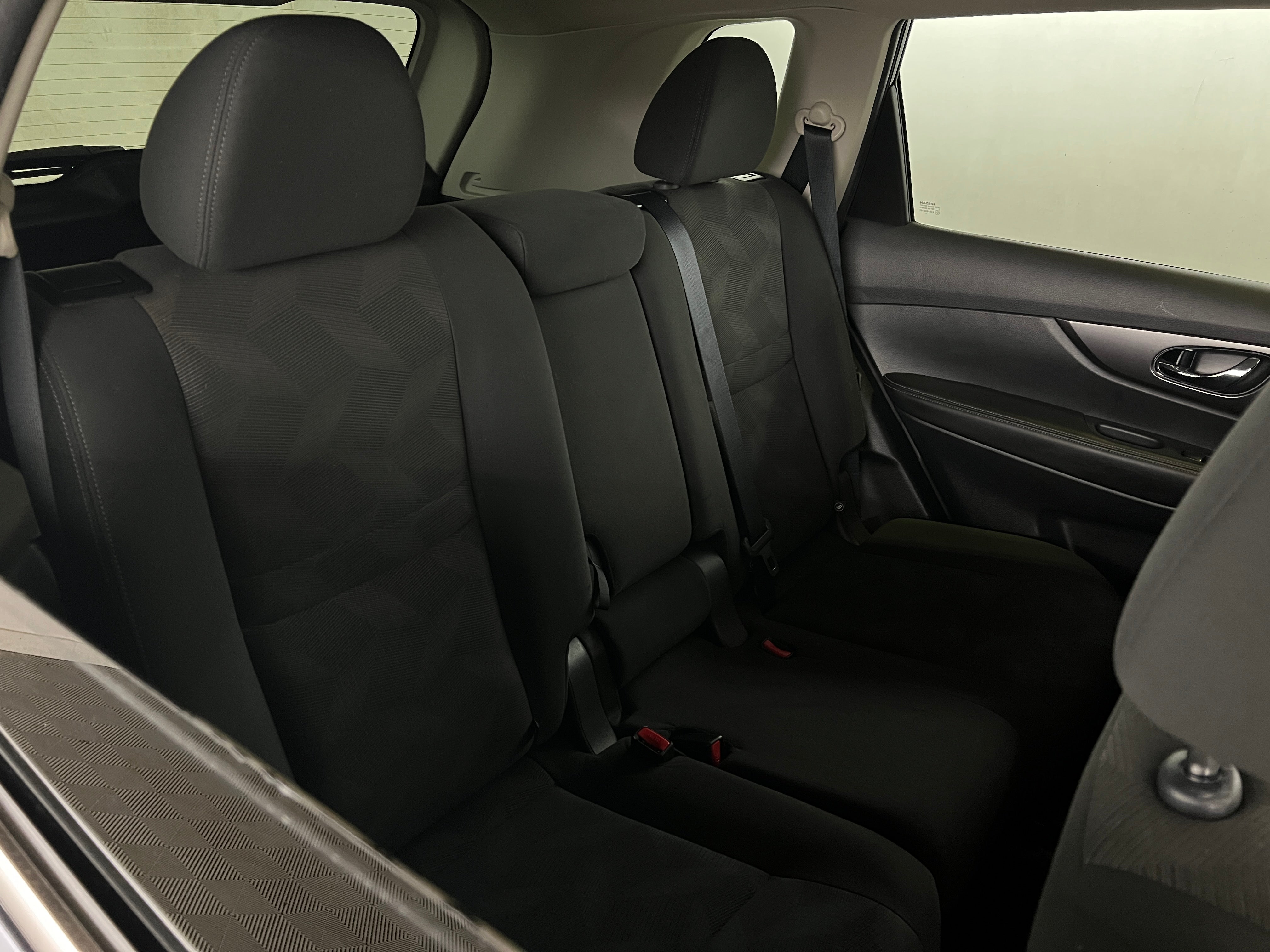 2016 Nissan Rogue SV 6