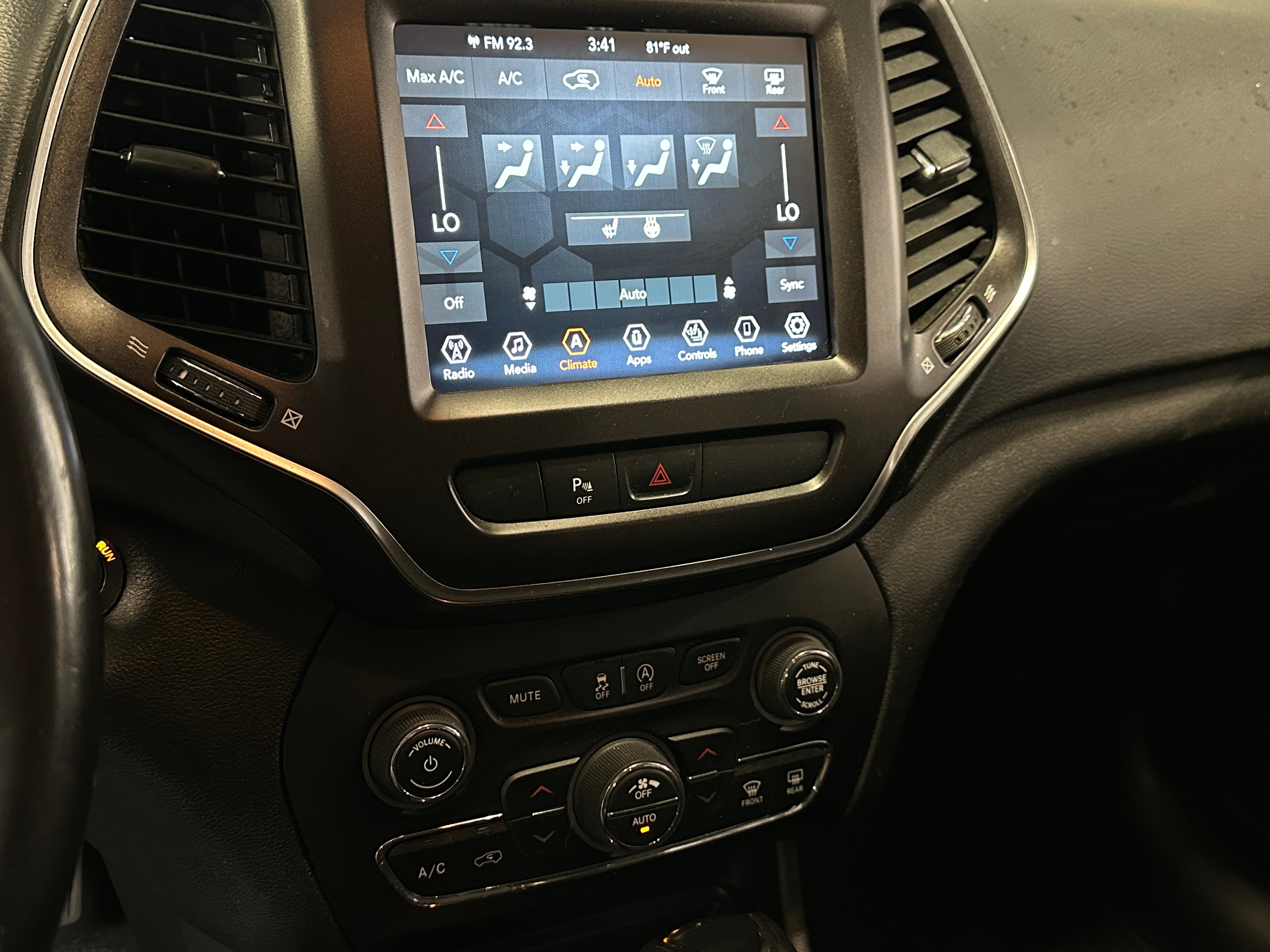 2020 Jeep Cherokee Trailhawk 4