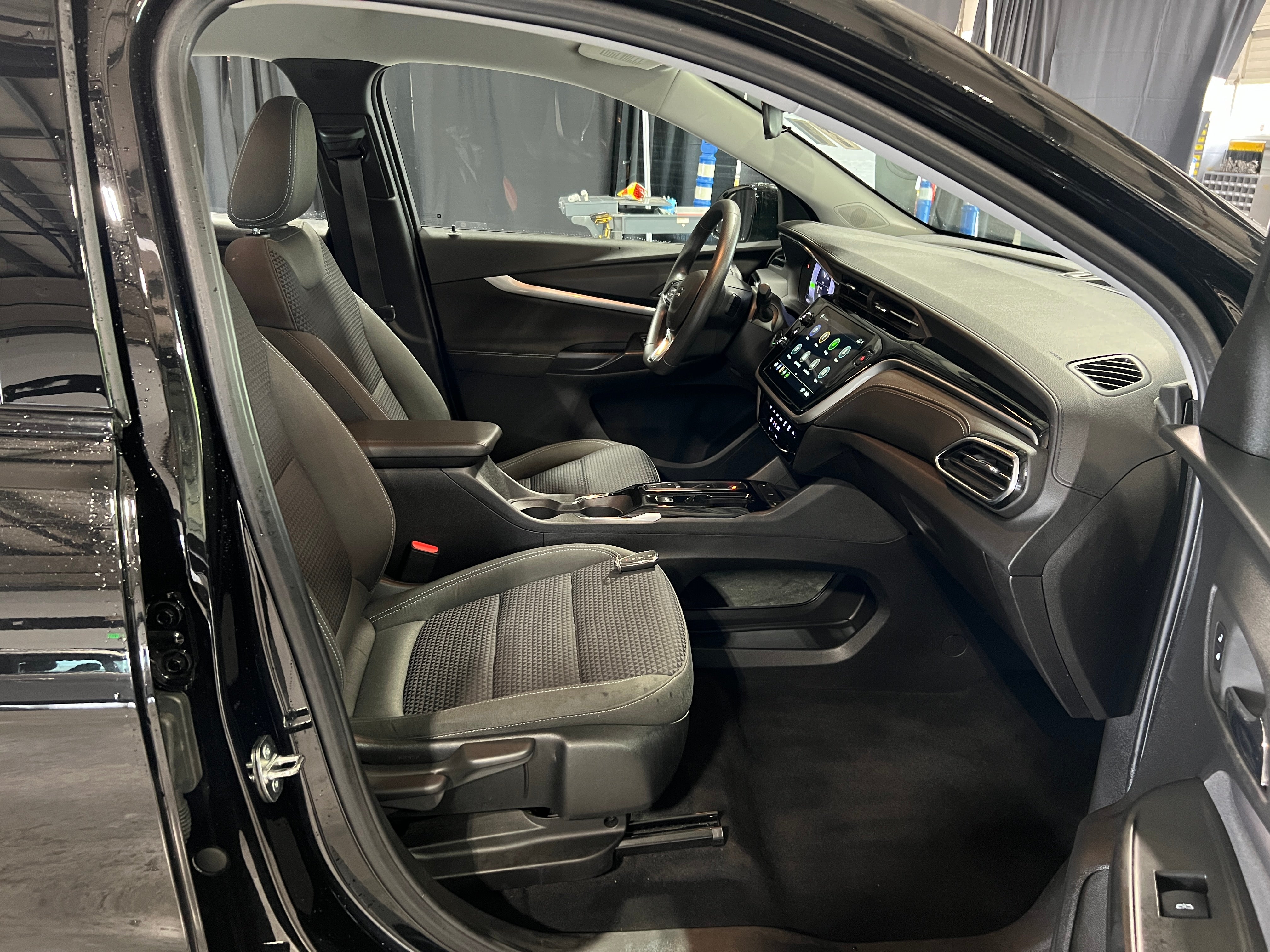 2023 Chevrolet Bolt EUV LT 2