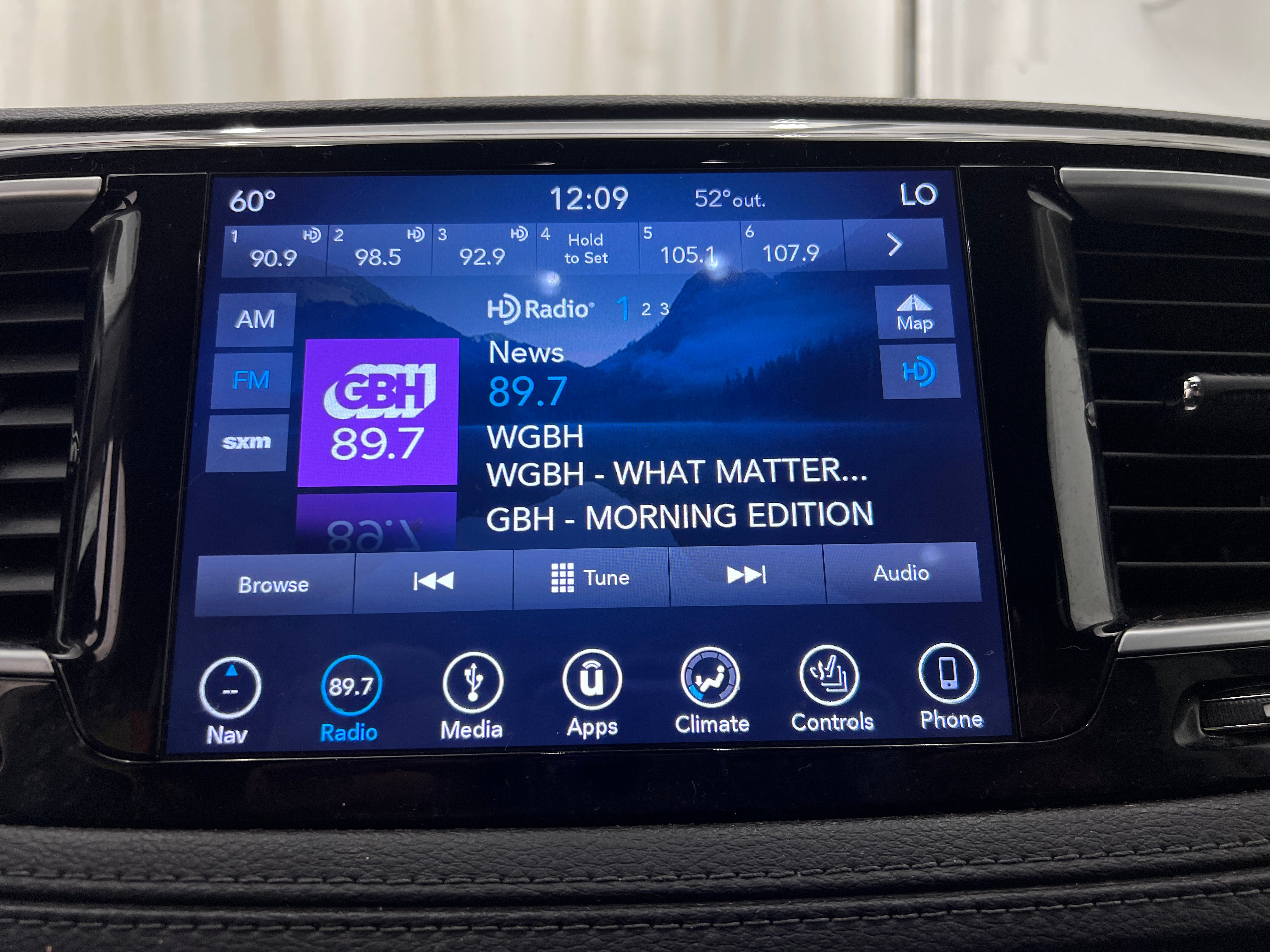 2018 Chrysler Pacifica Limited 3
