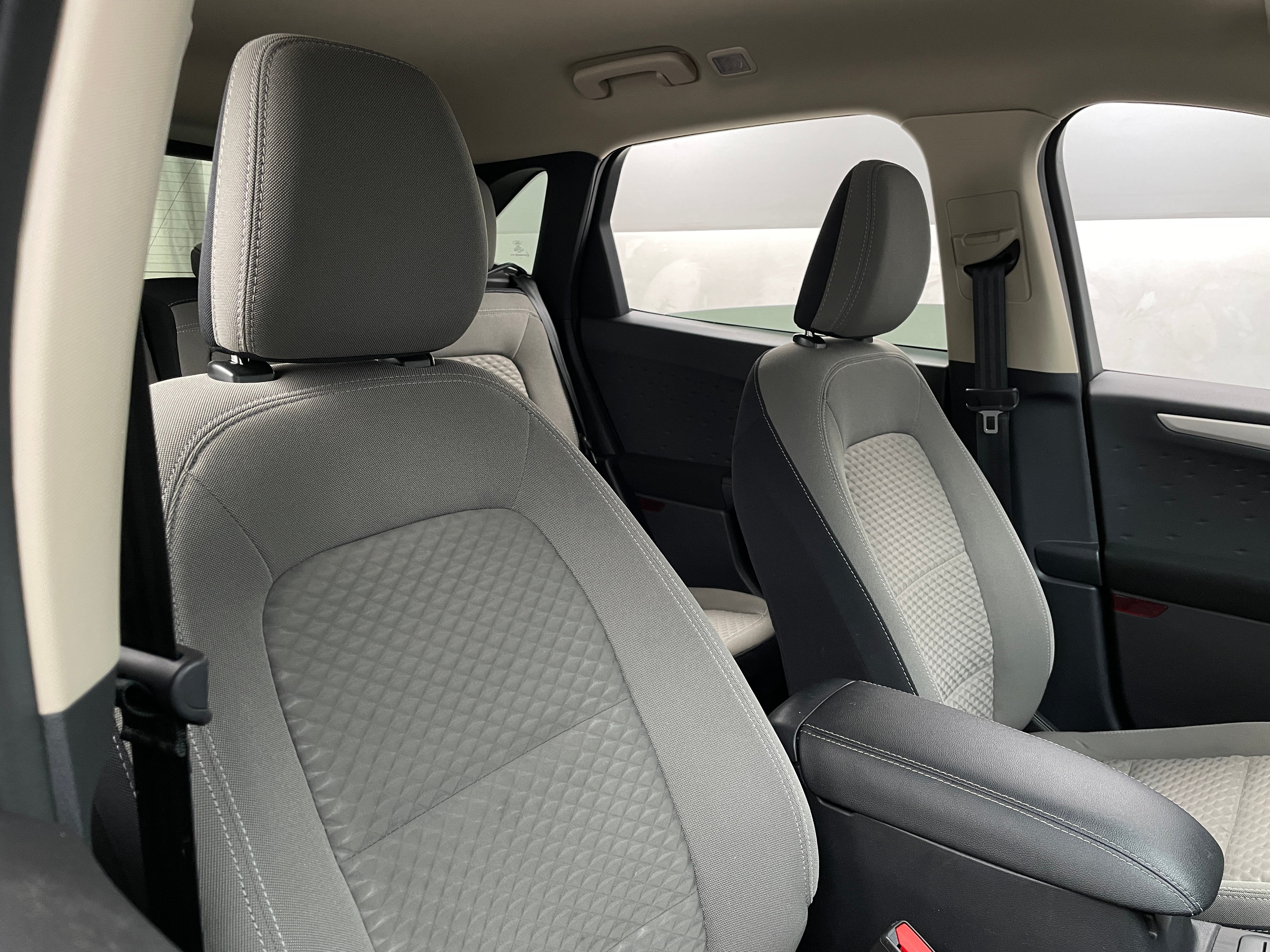 2020 Ford Escape SE 2
