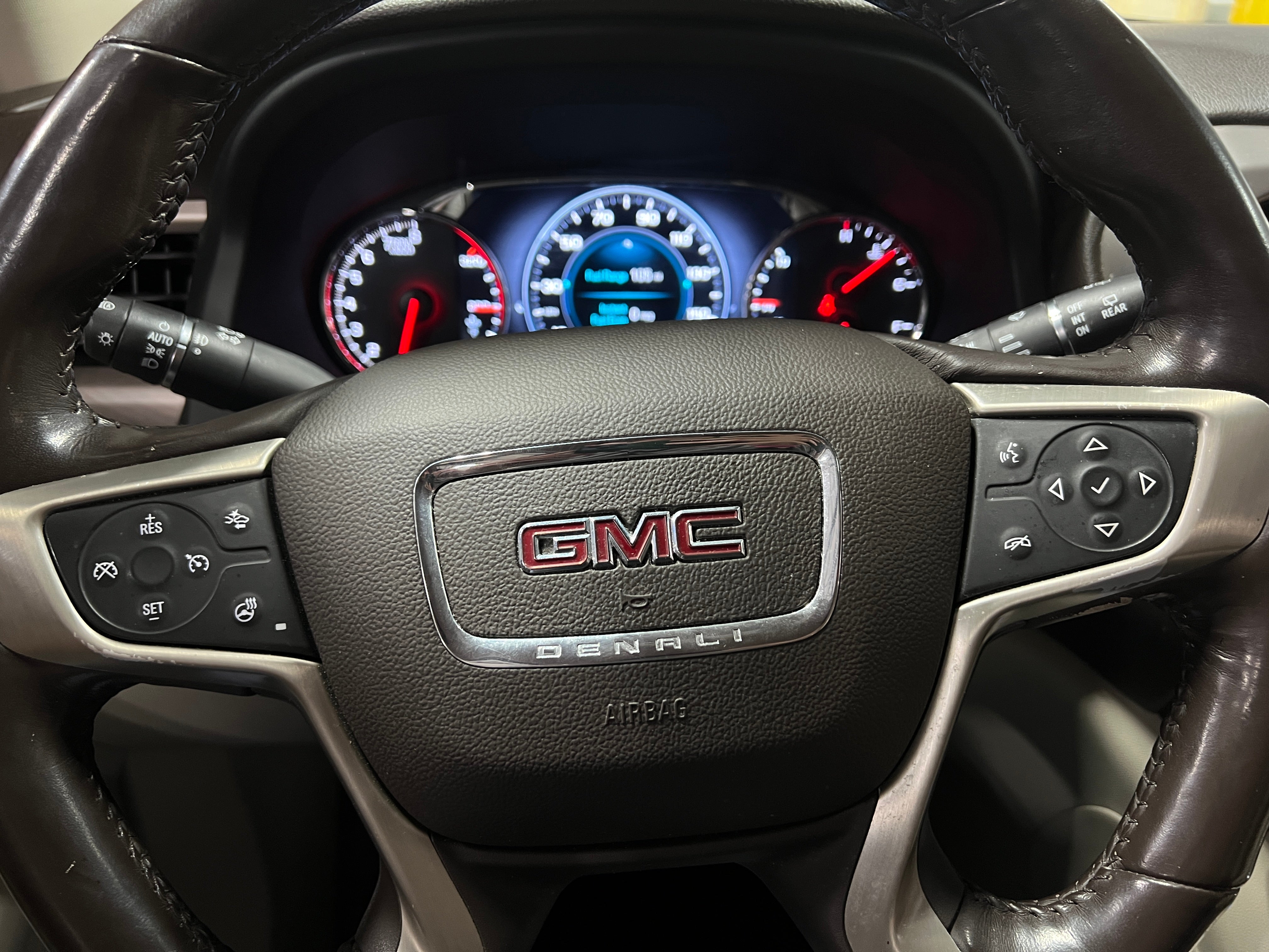 2019 GMC Acadia Denali 5
