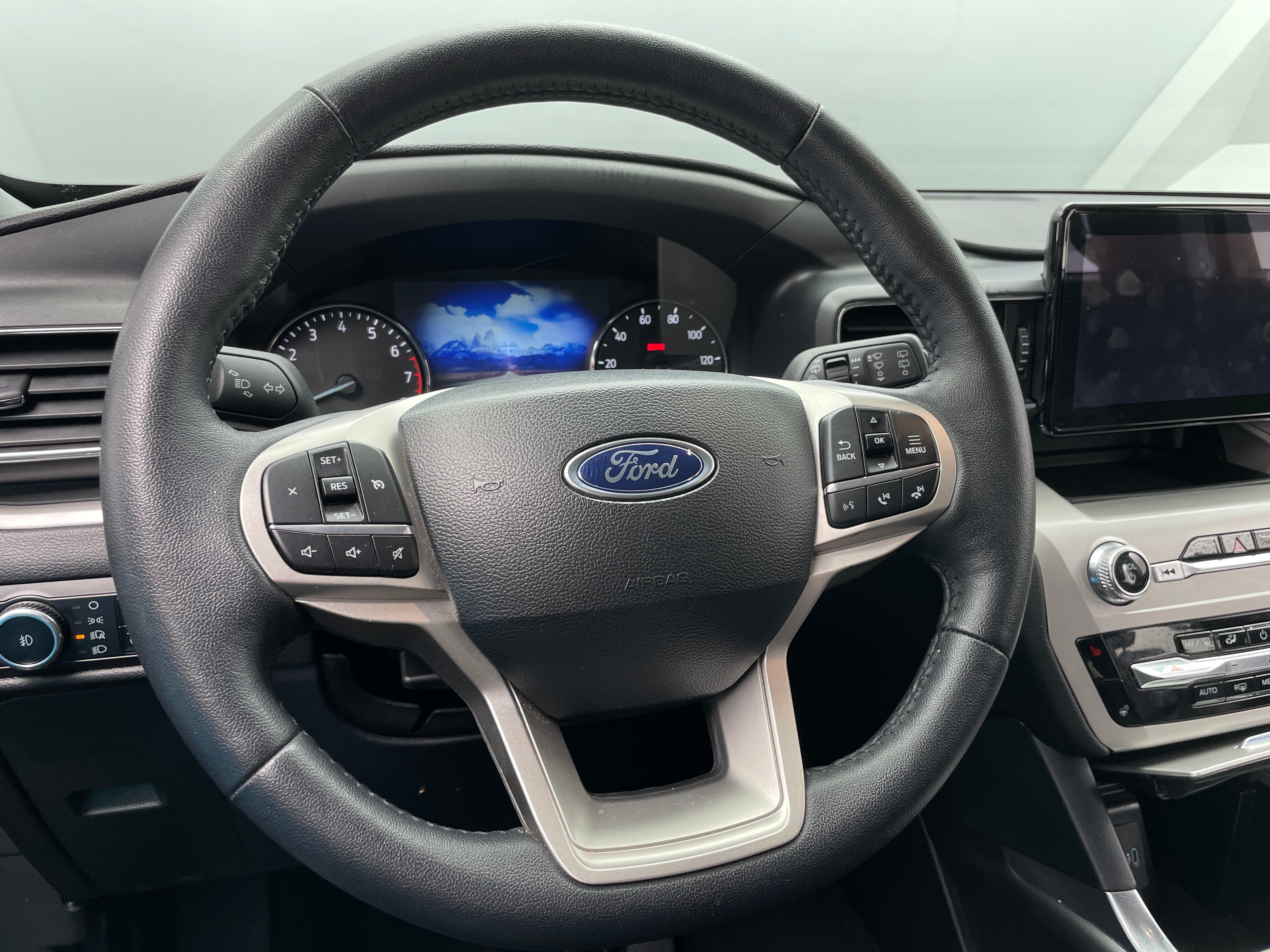 2024 Ford Explorer XLT 5