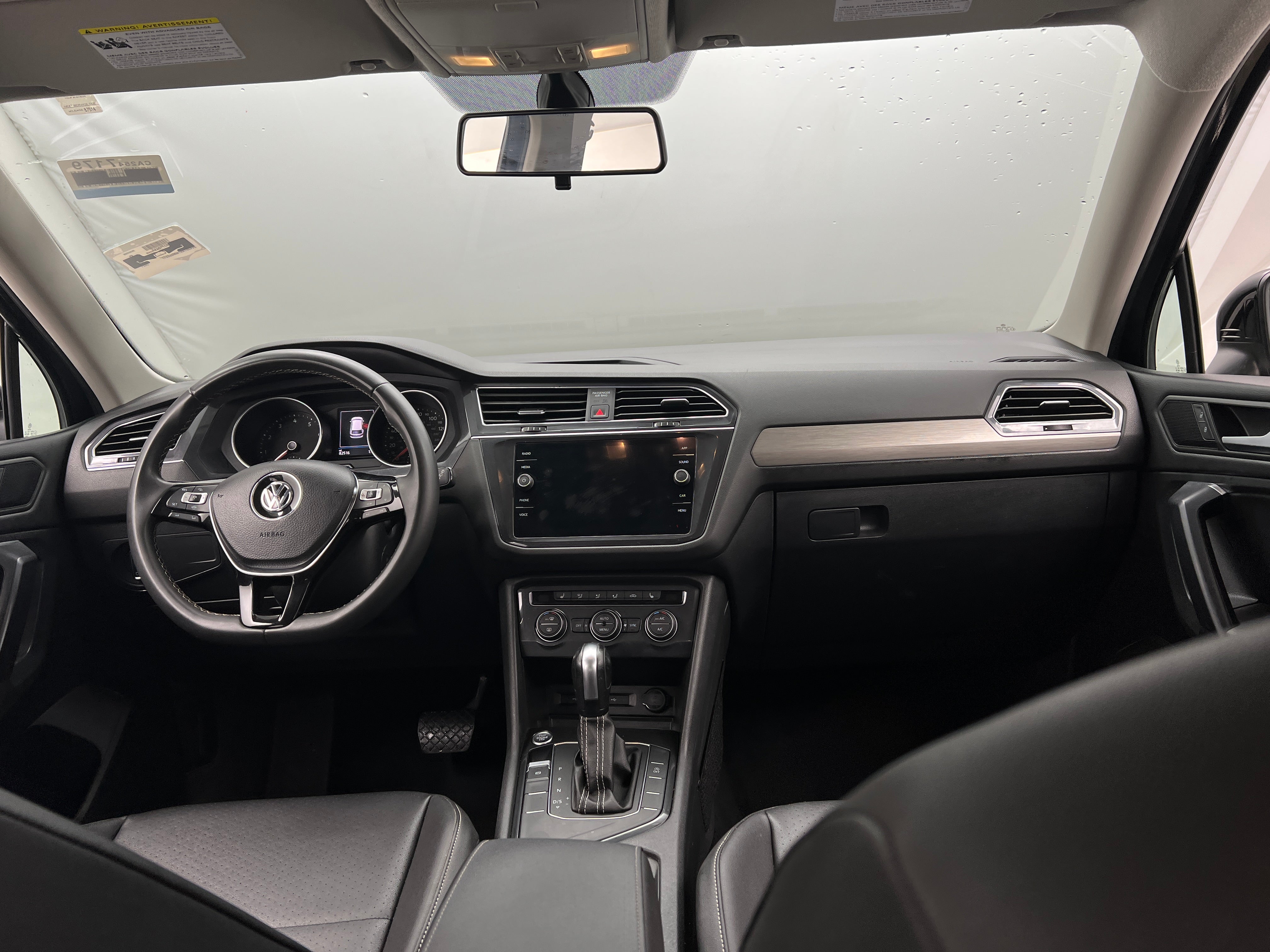2021 Volkswagen Tiguan SE 2
