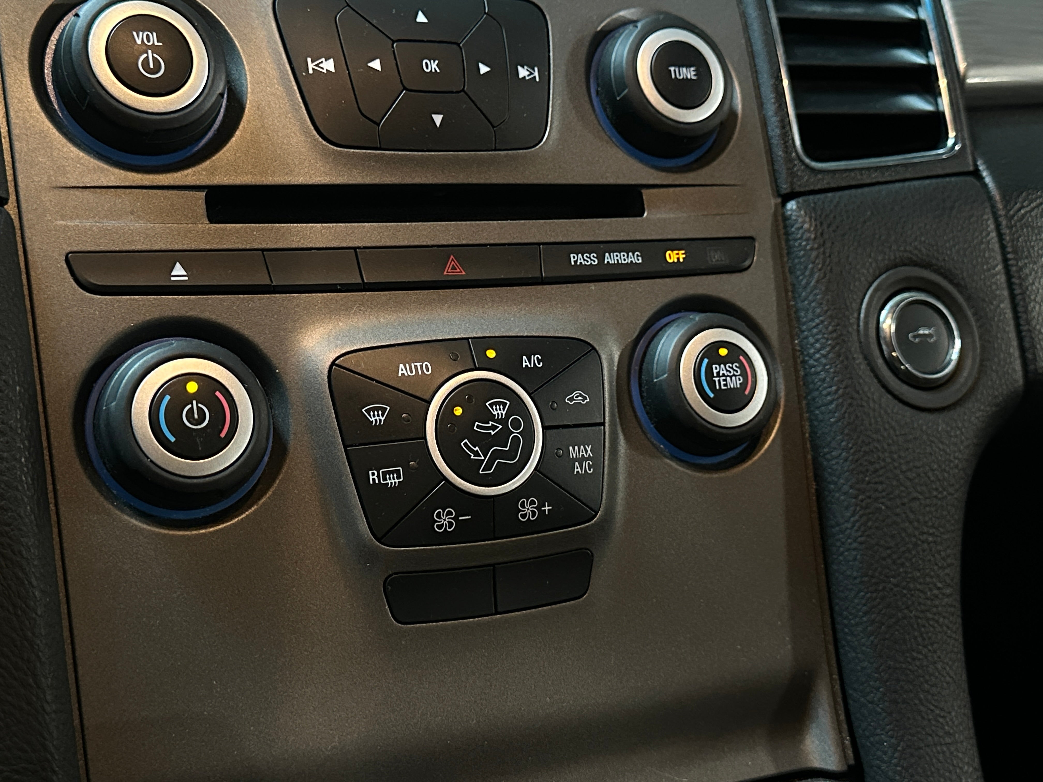 2018 Ford Taurus SEL 4