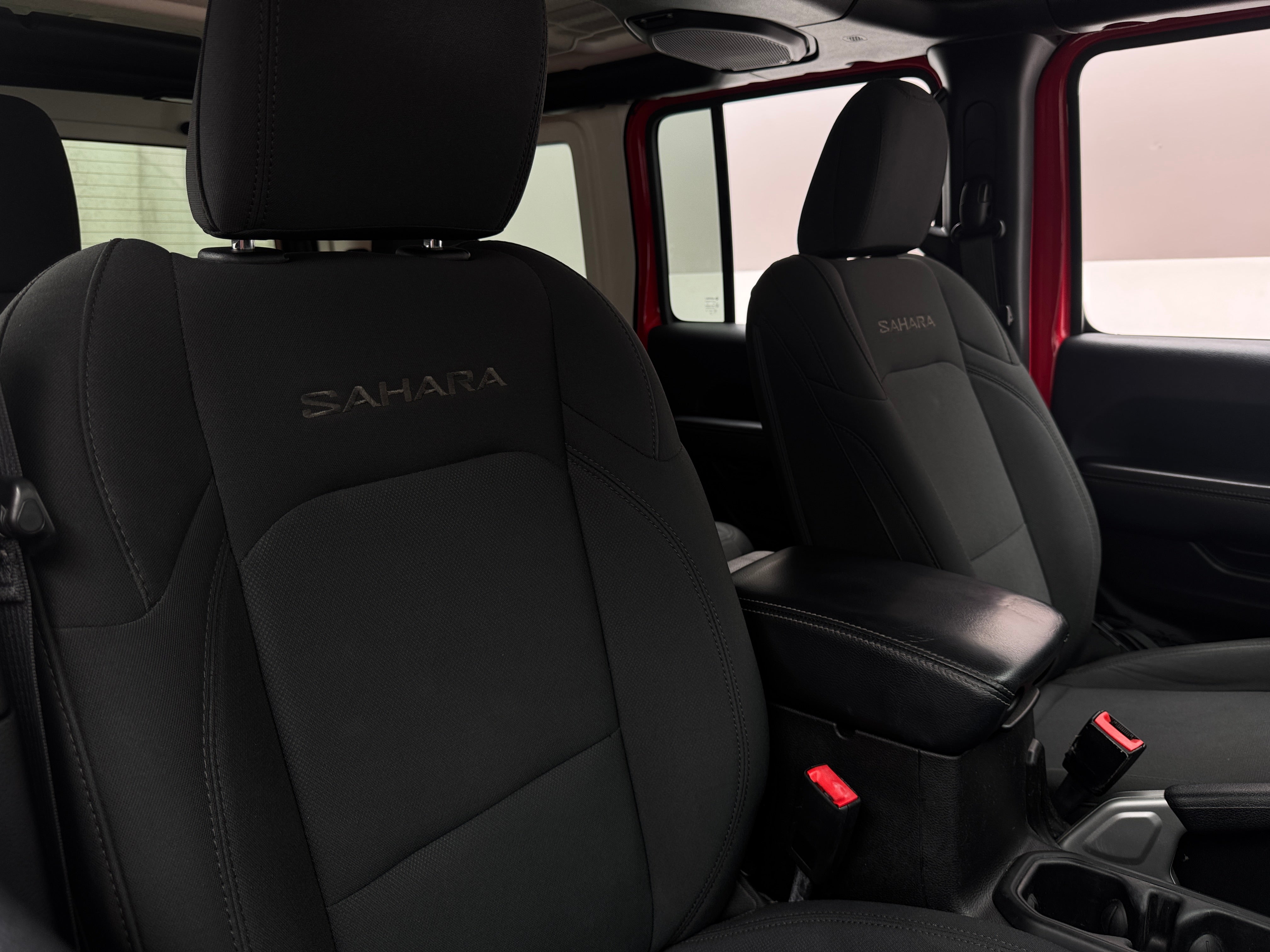2018 Jeep Wrangler Unlimited Sahara 2