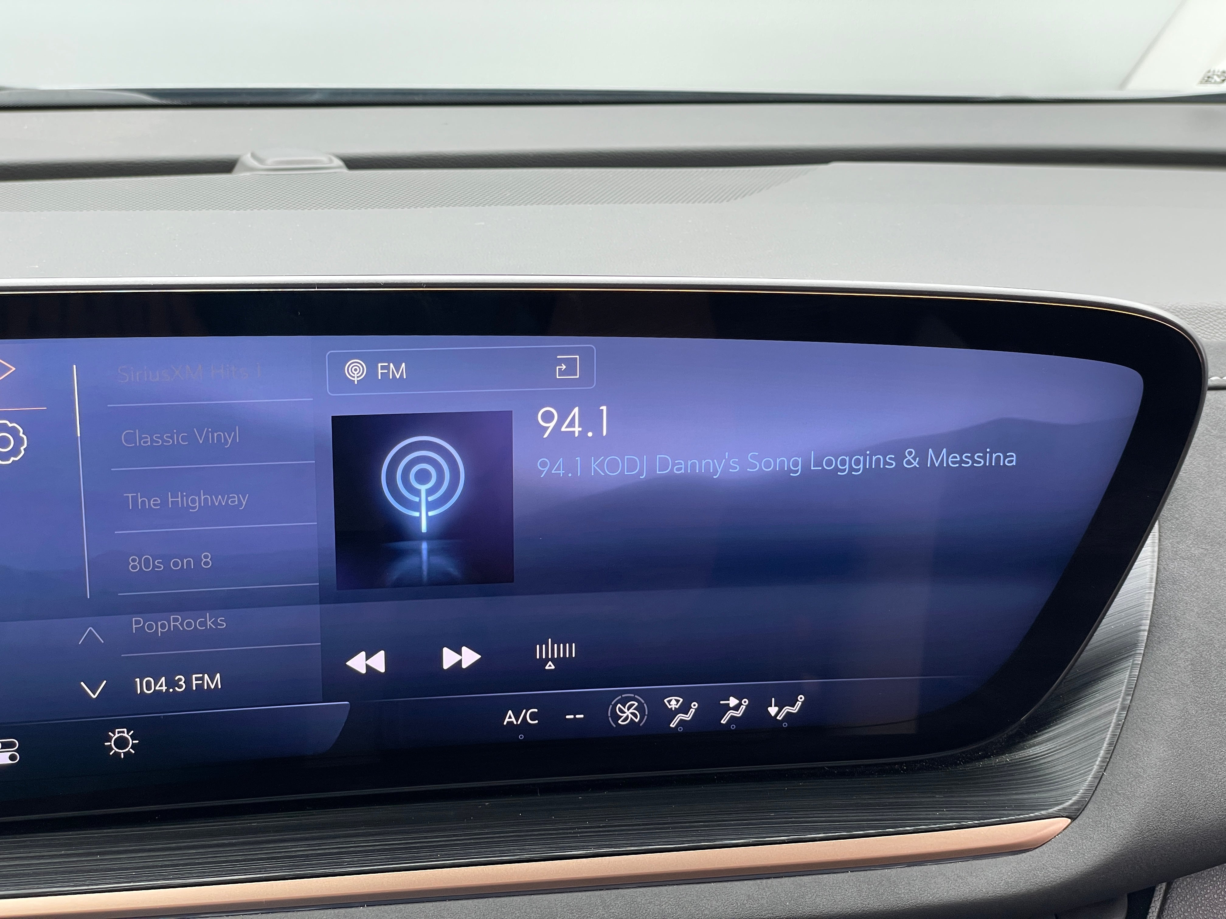2024 Buick Envision Sport Touring 3