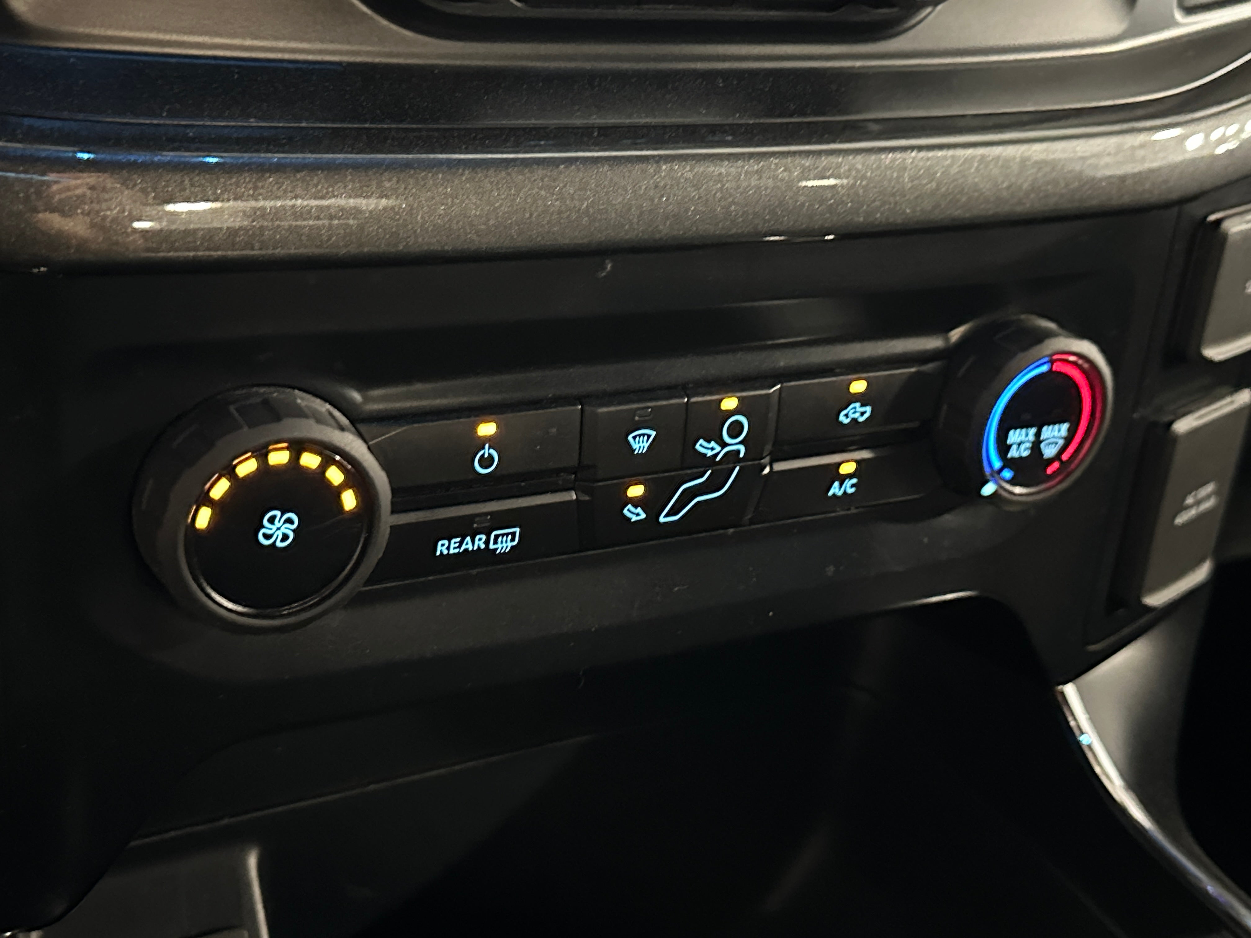 2023 Ford Econoline E-150 4