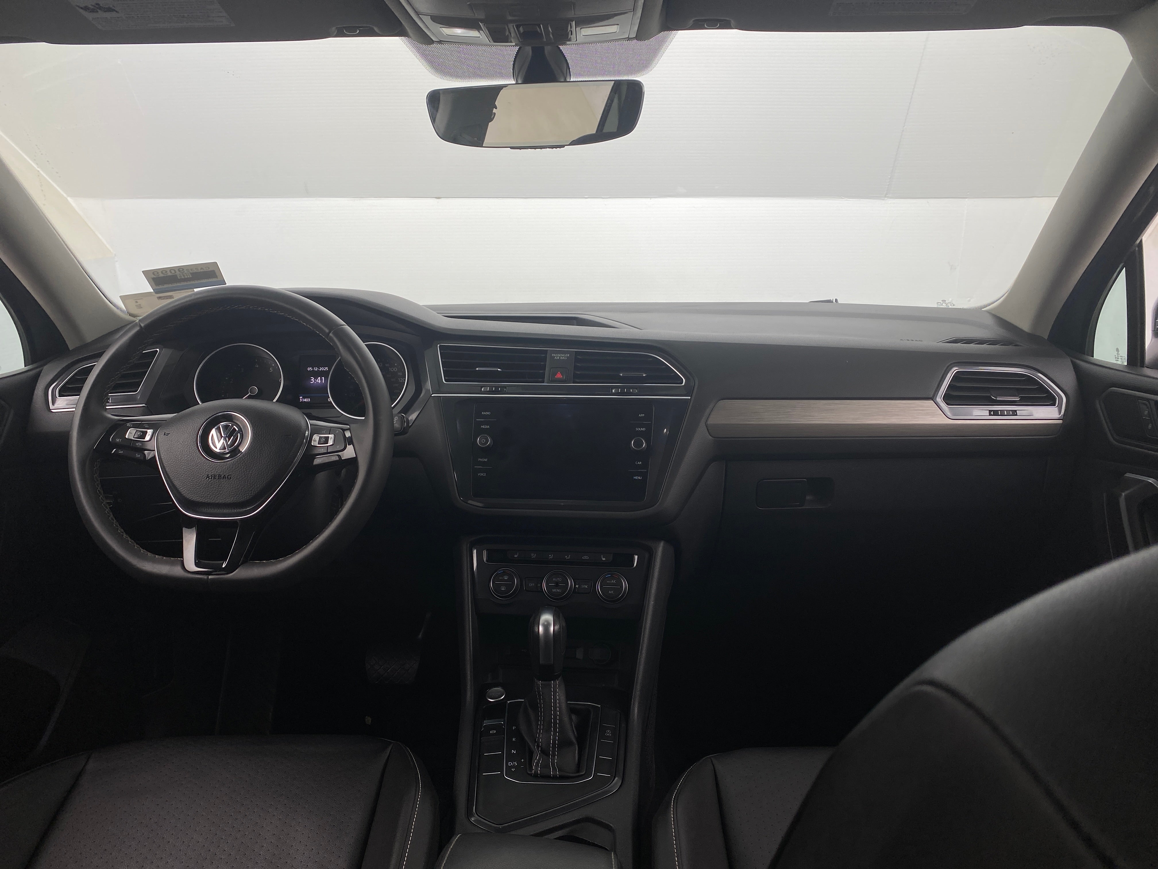 2021 Volkswagen Tiguan SE 2