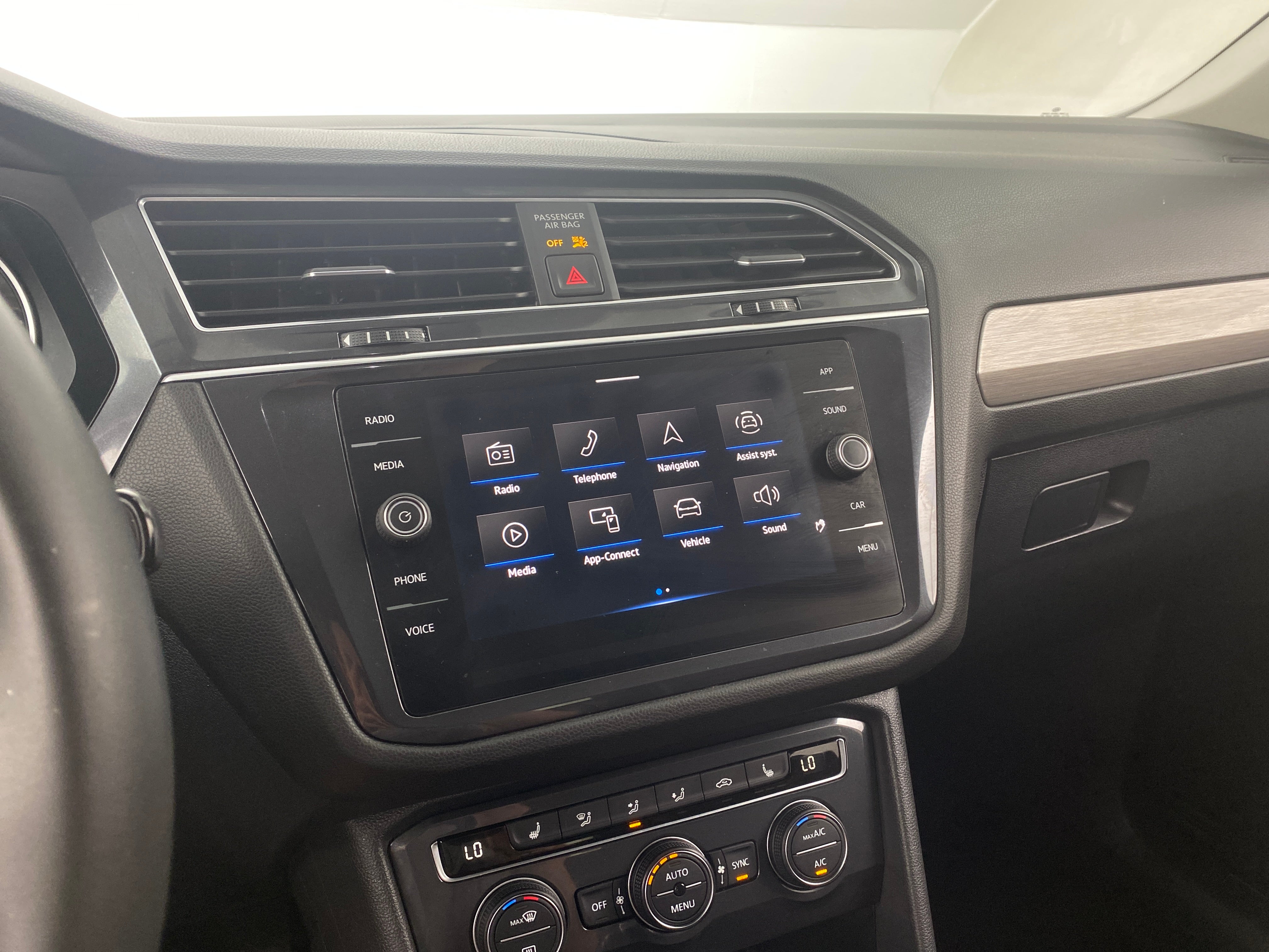2021 Volkswagen Tiguan SE 3