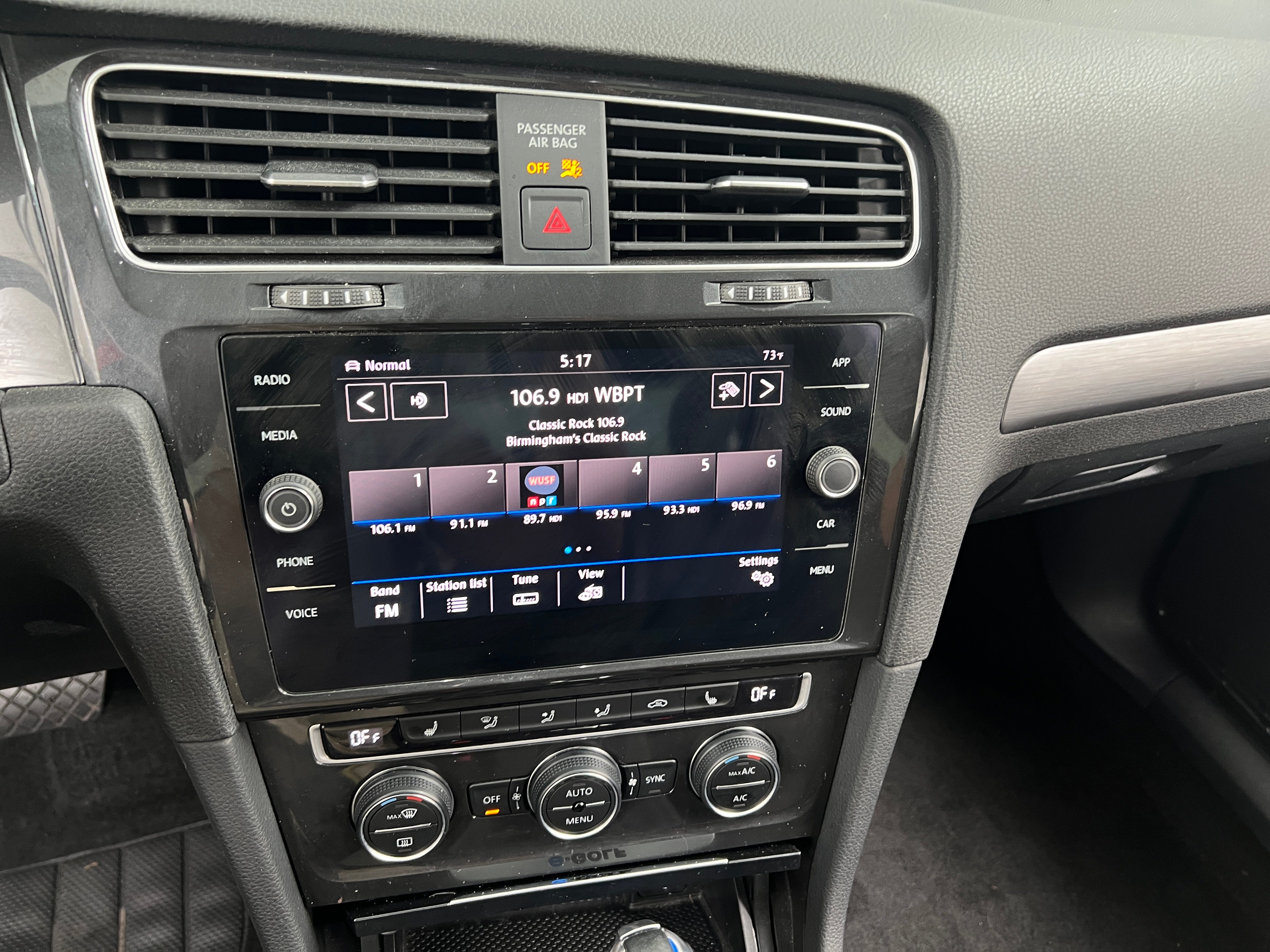 2019 Volkswagen e-Golf SE 4