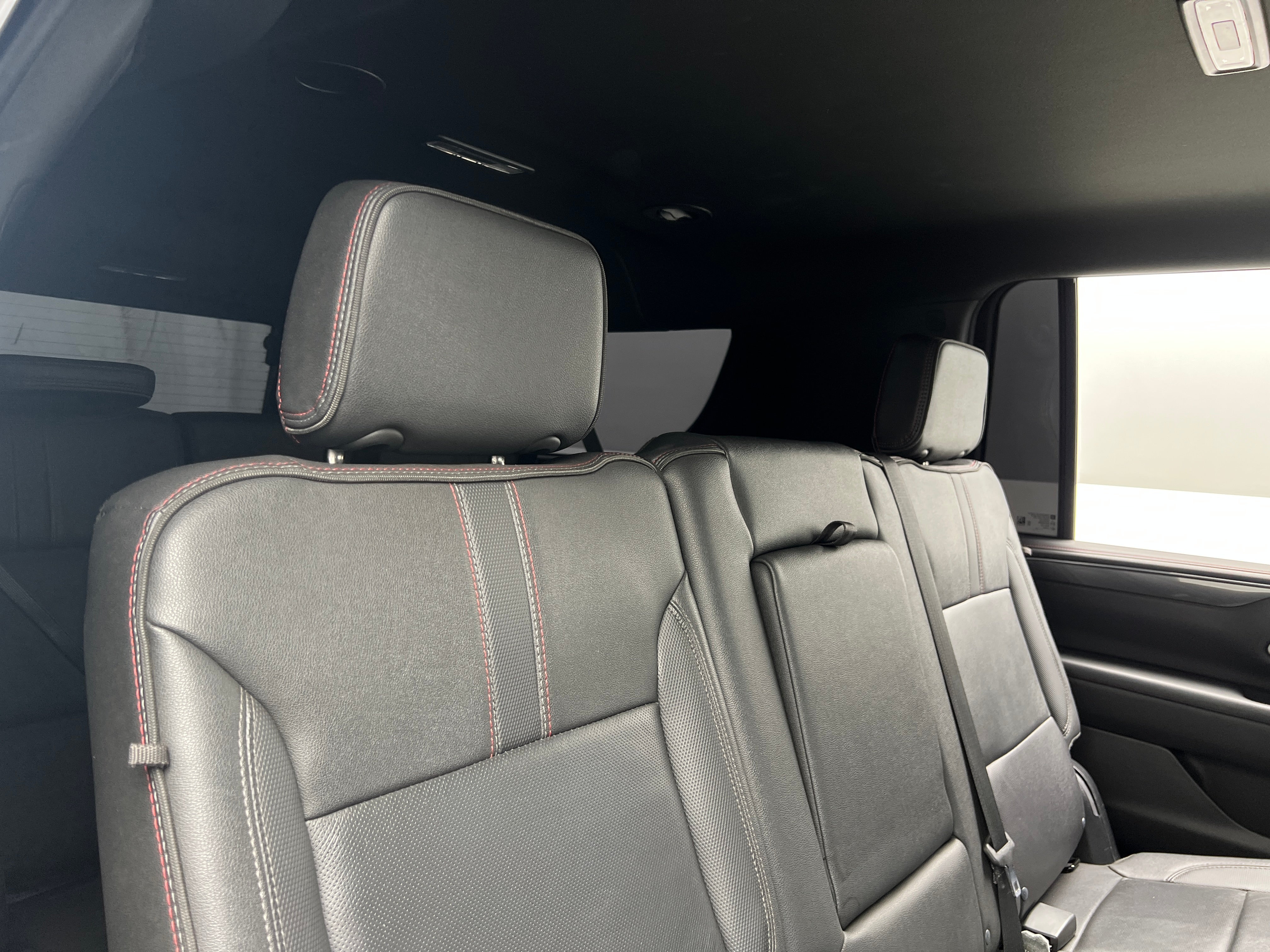 2023 Chevrolet Suburban RST 5