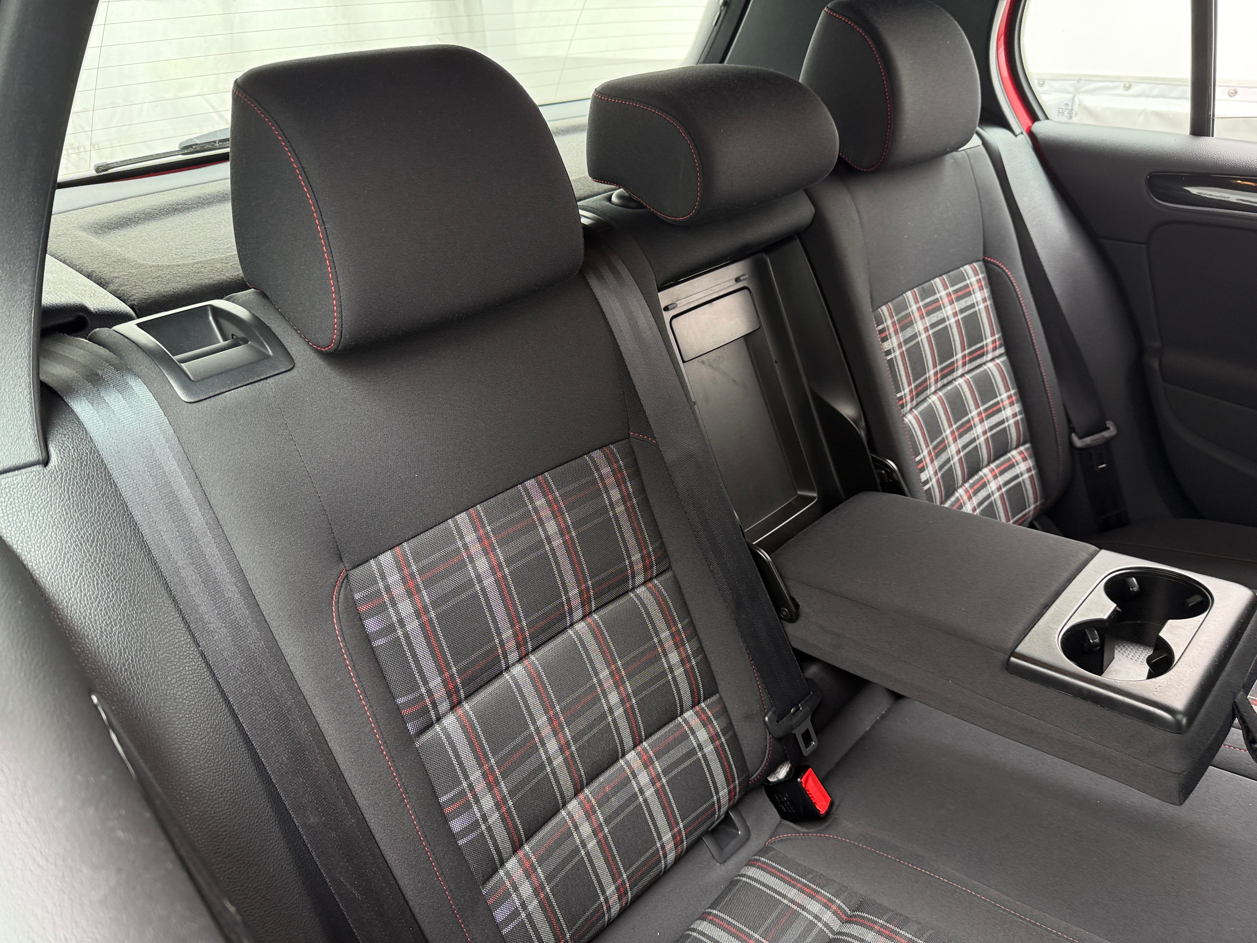 2013 Volkswagen Golf GTI 6