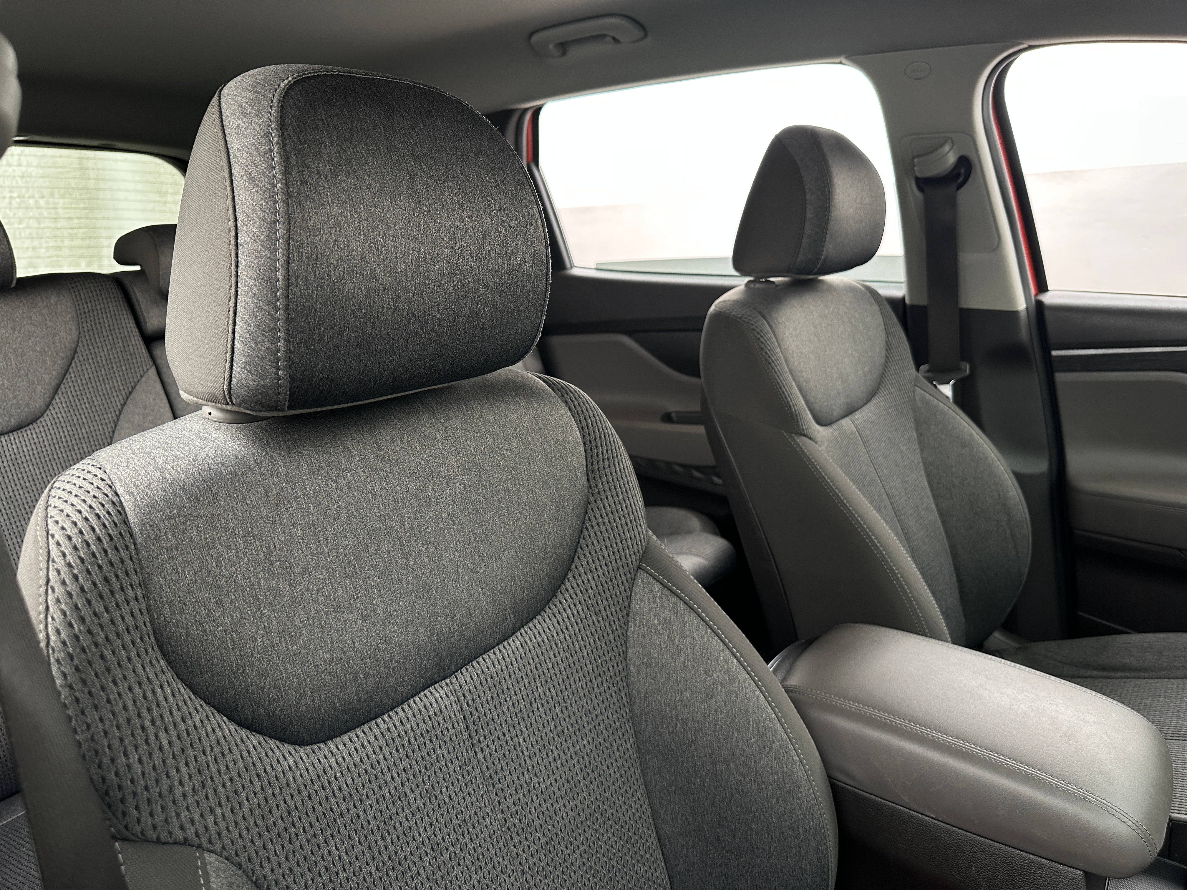 2019 Hyundai Santa Fe SE 2