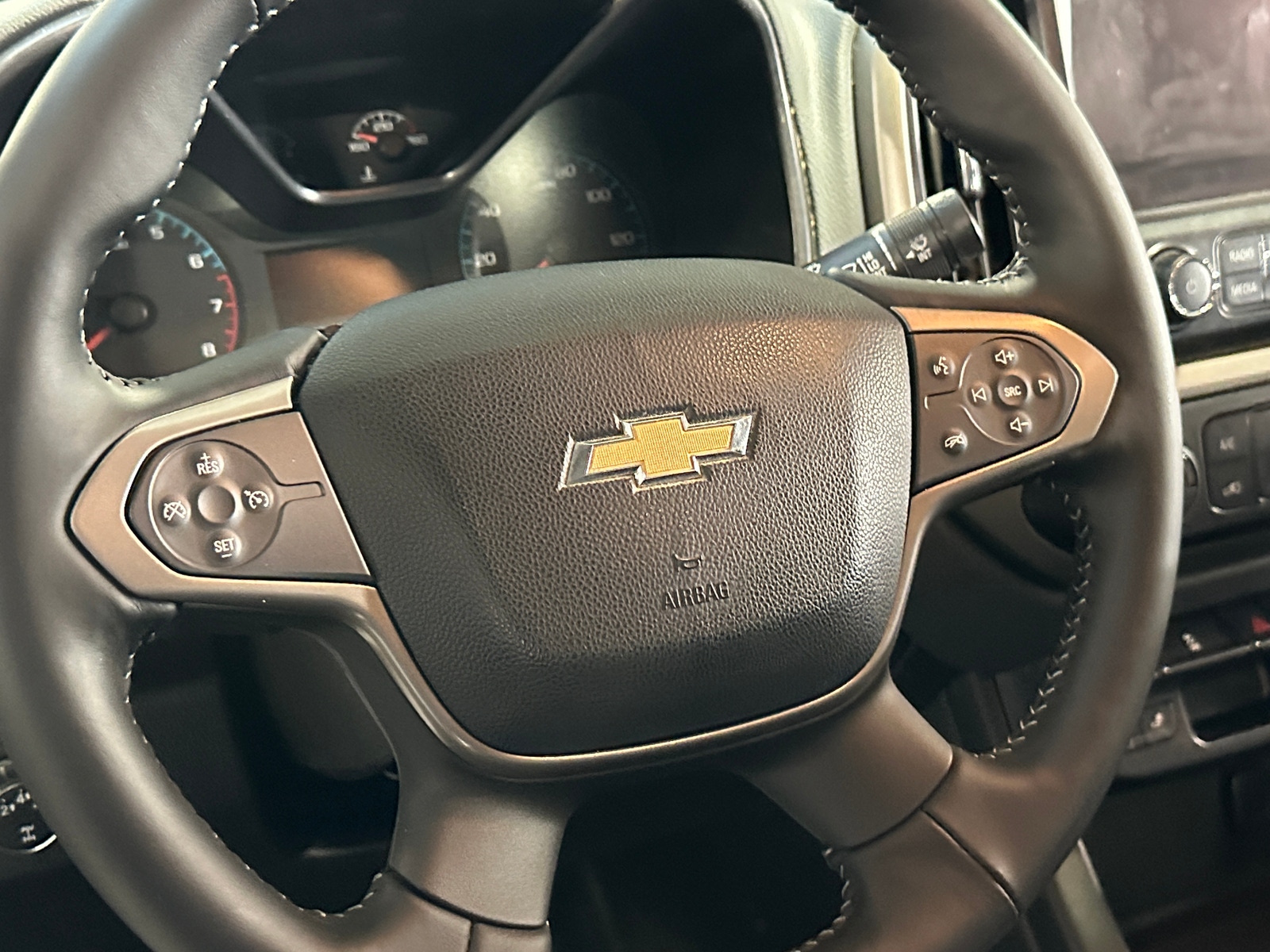 Thumbnail: 2015 Chevrolet Colorado - 4