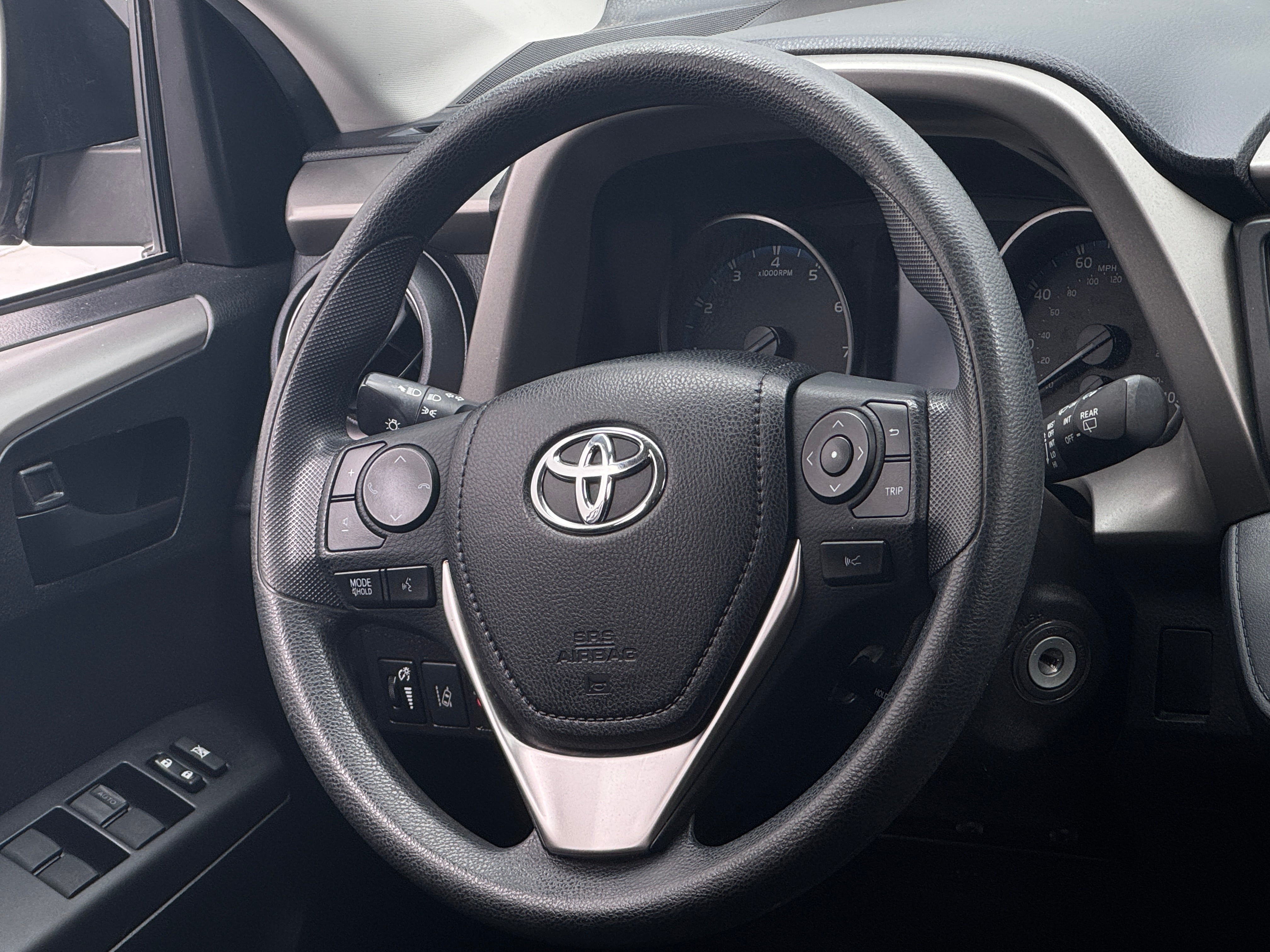 2018 Toyota RAV4 LE 5