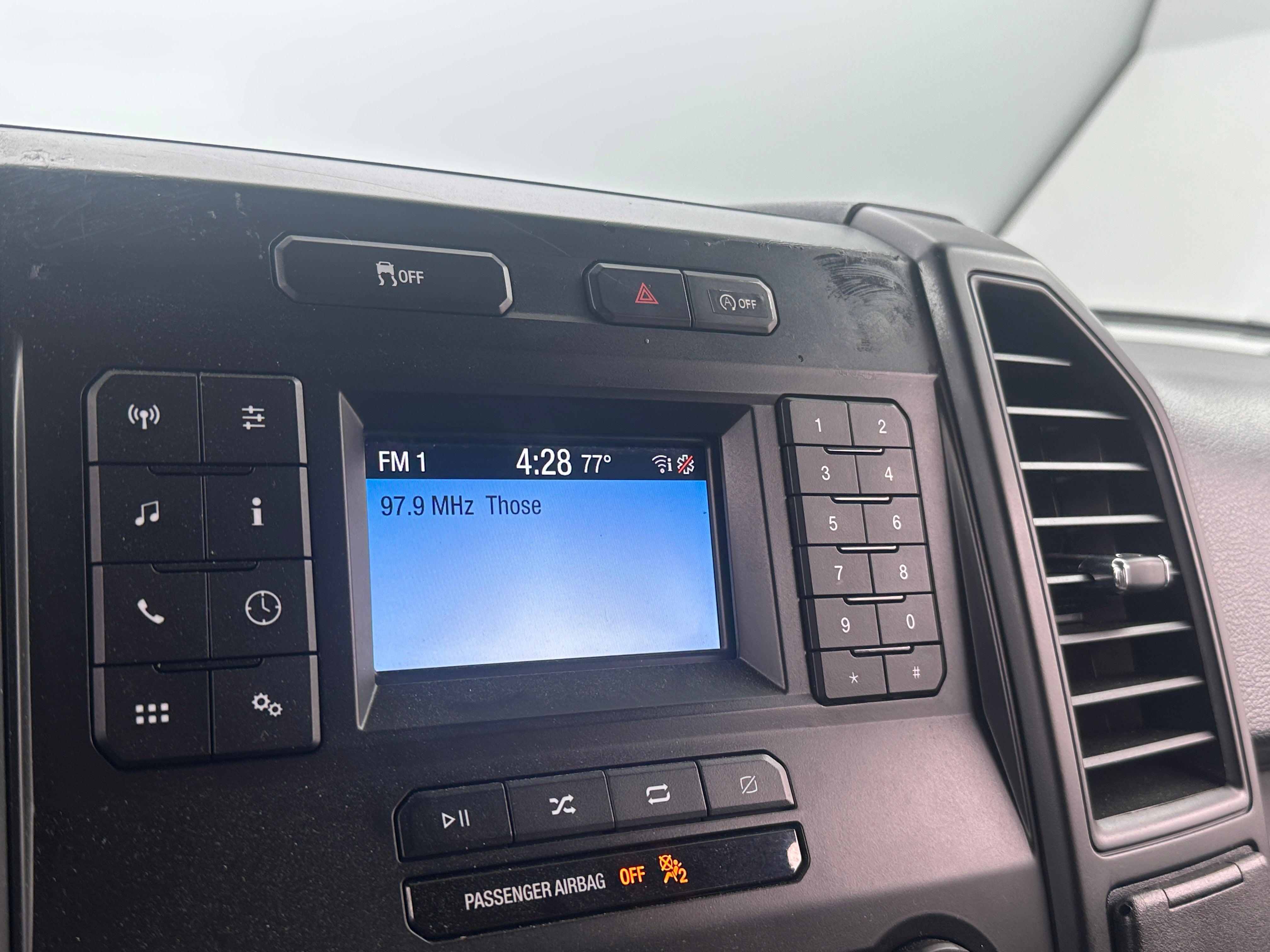 2018 Ford Econoline E-150 4