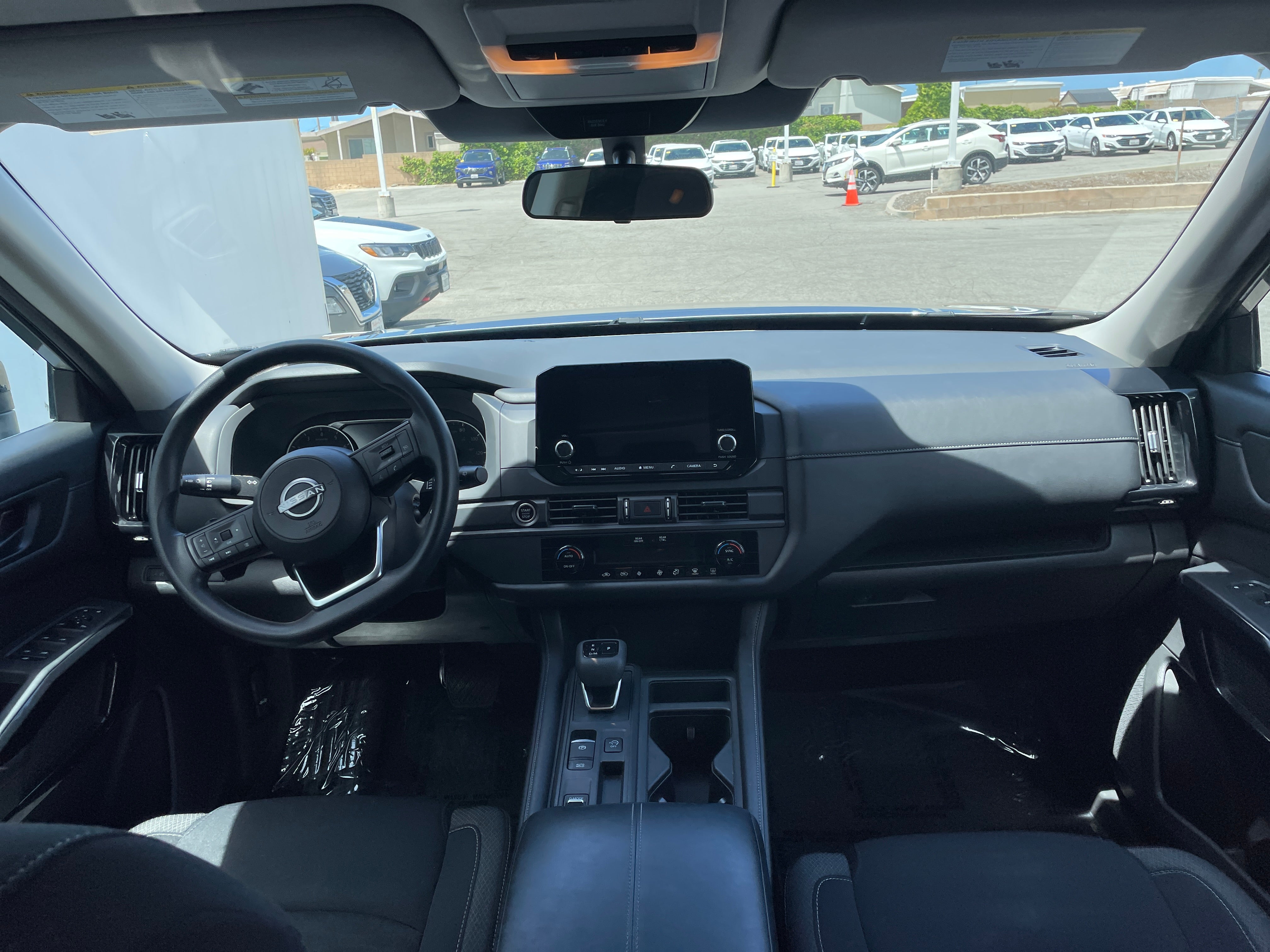 2024 Nissan Pathfinder S 3