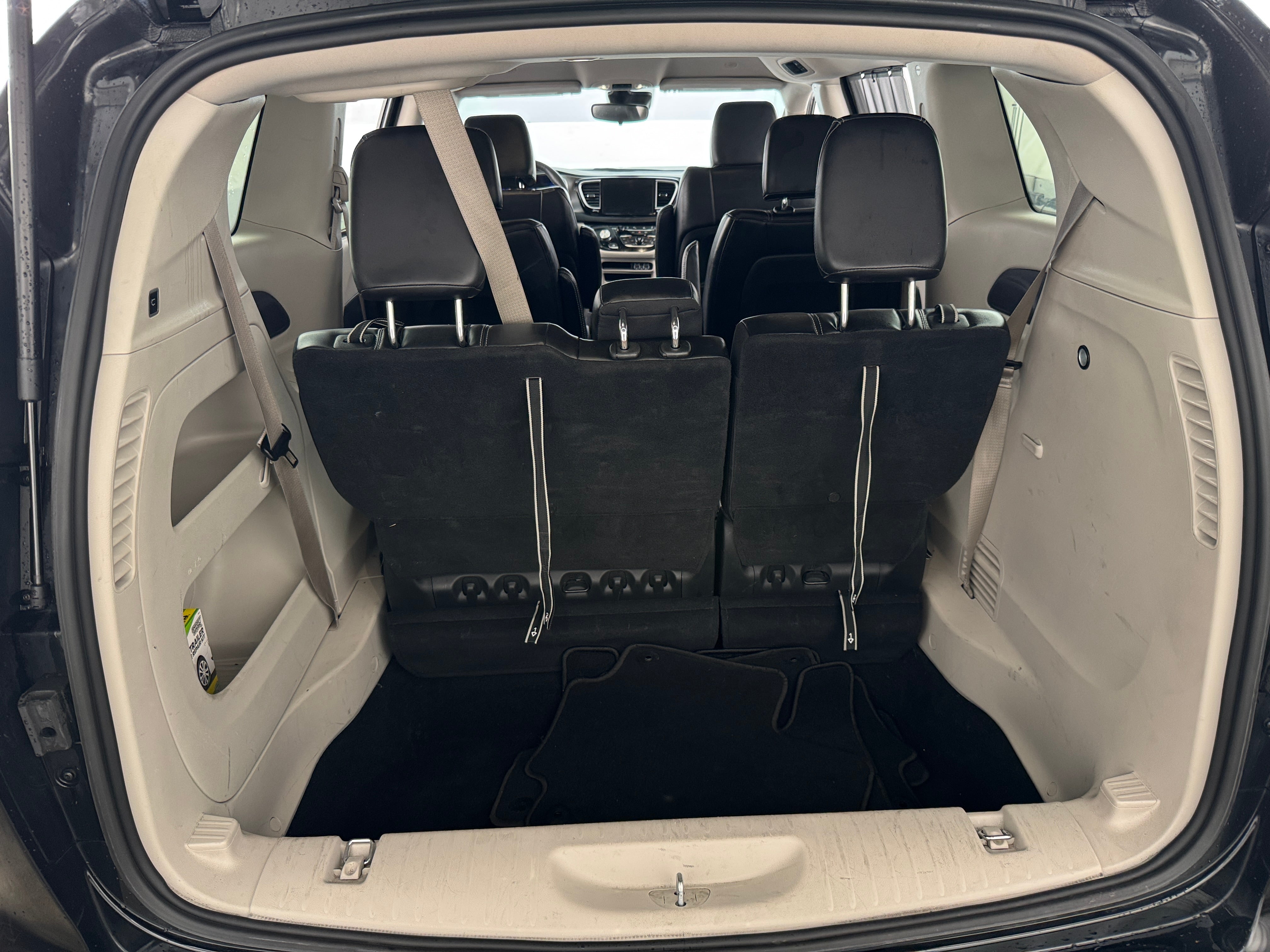 2023 Chrysler Pacifica Touring L 6