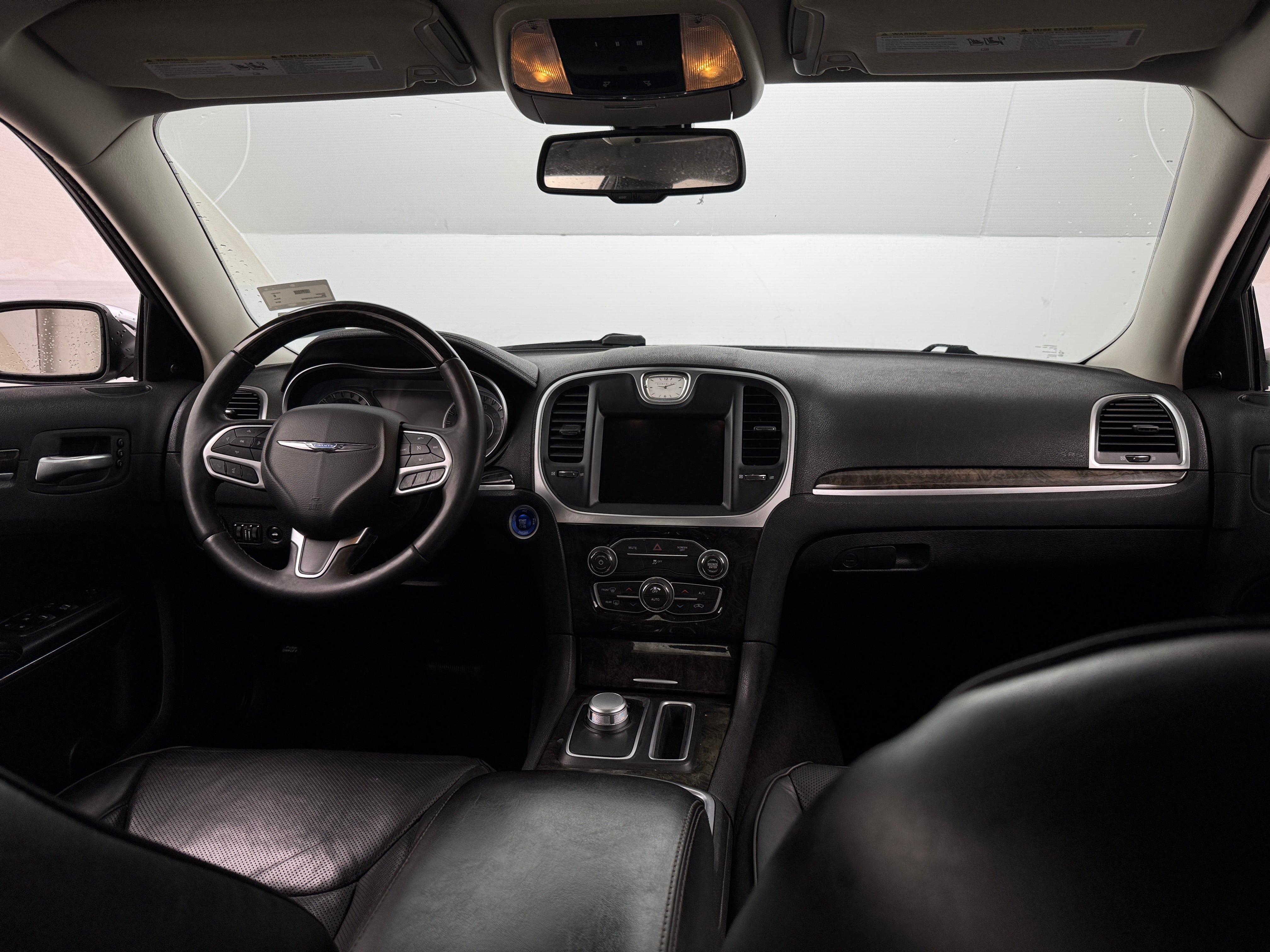 2018 Chrysler 300 Limited Edition 3