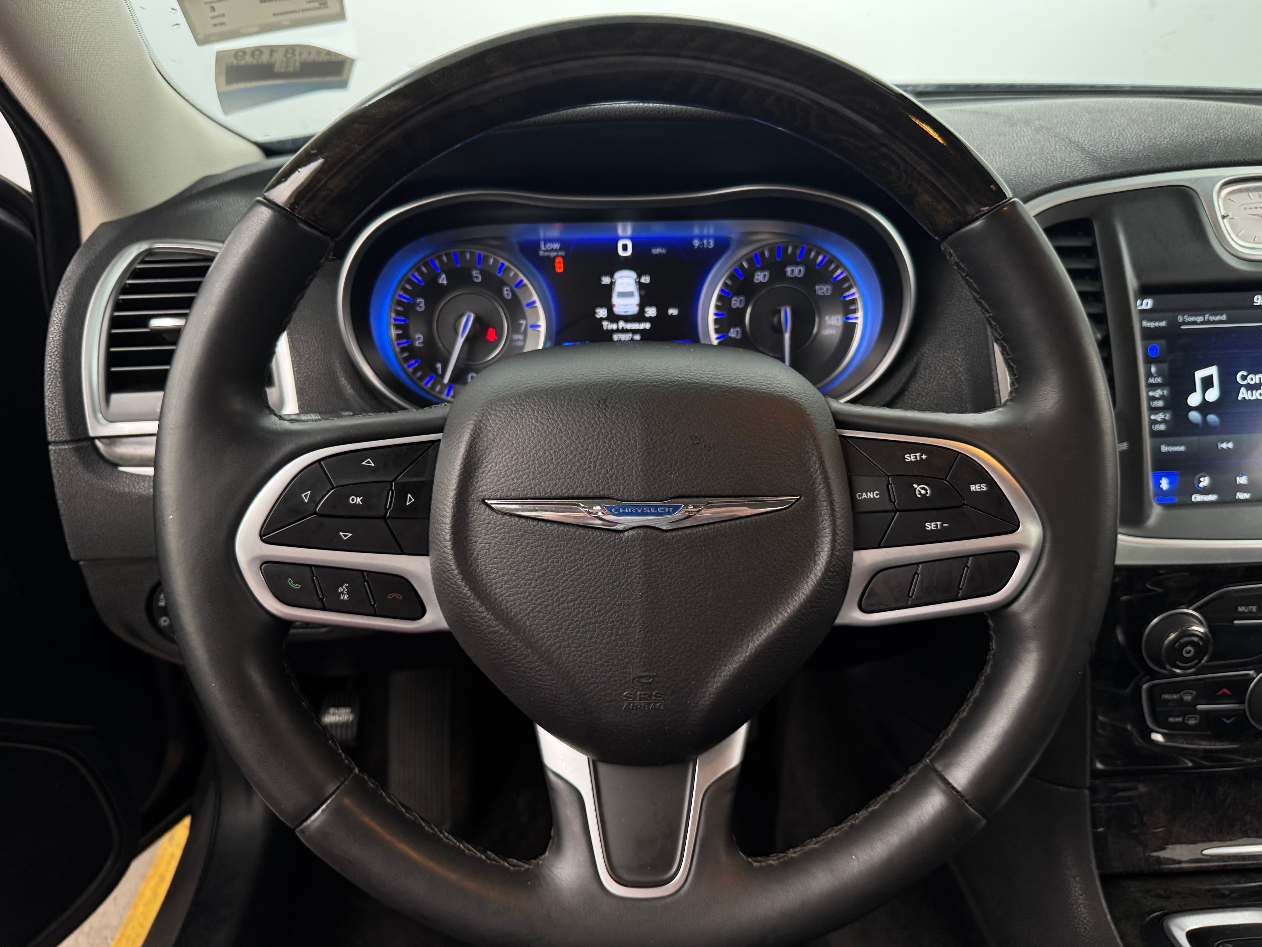 2018 Chrysler 300 Limited Edition 5