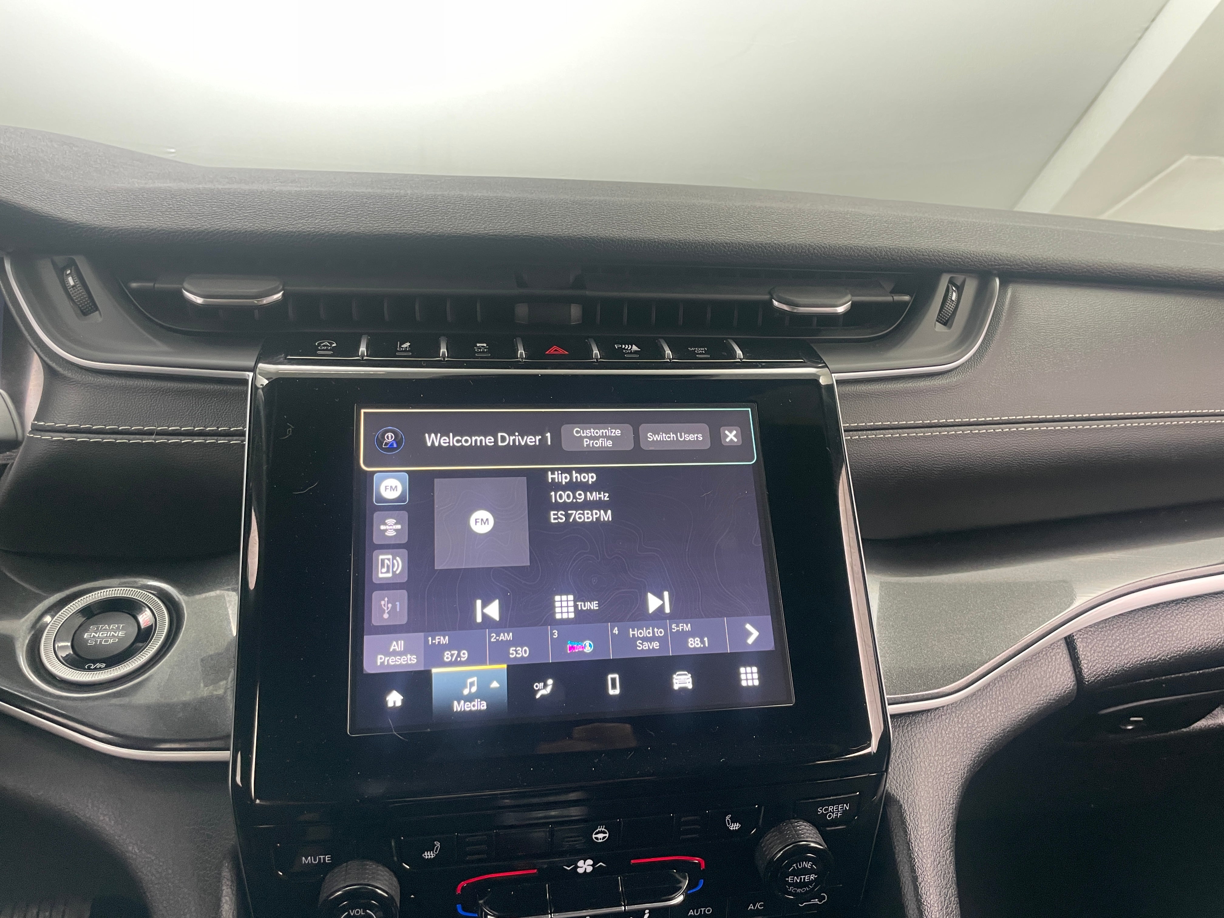 2022 Jeep Grand Cherokee L Altitude 4