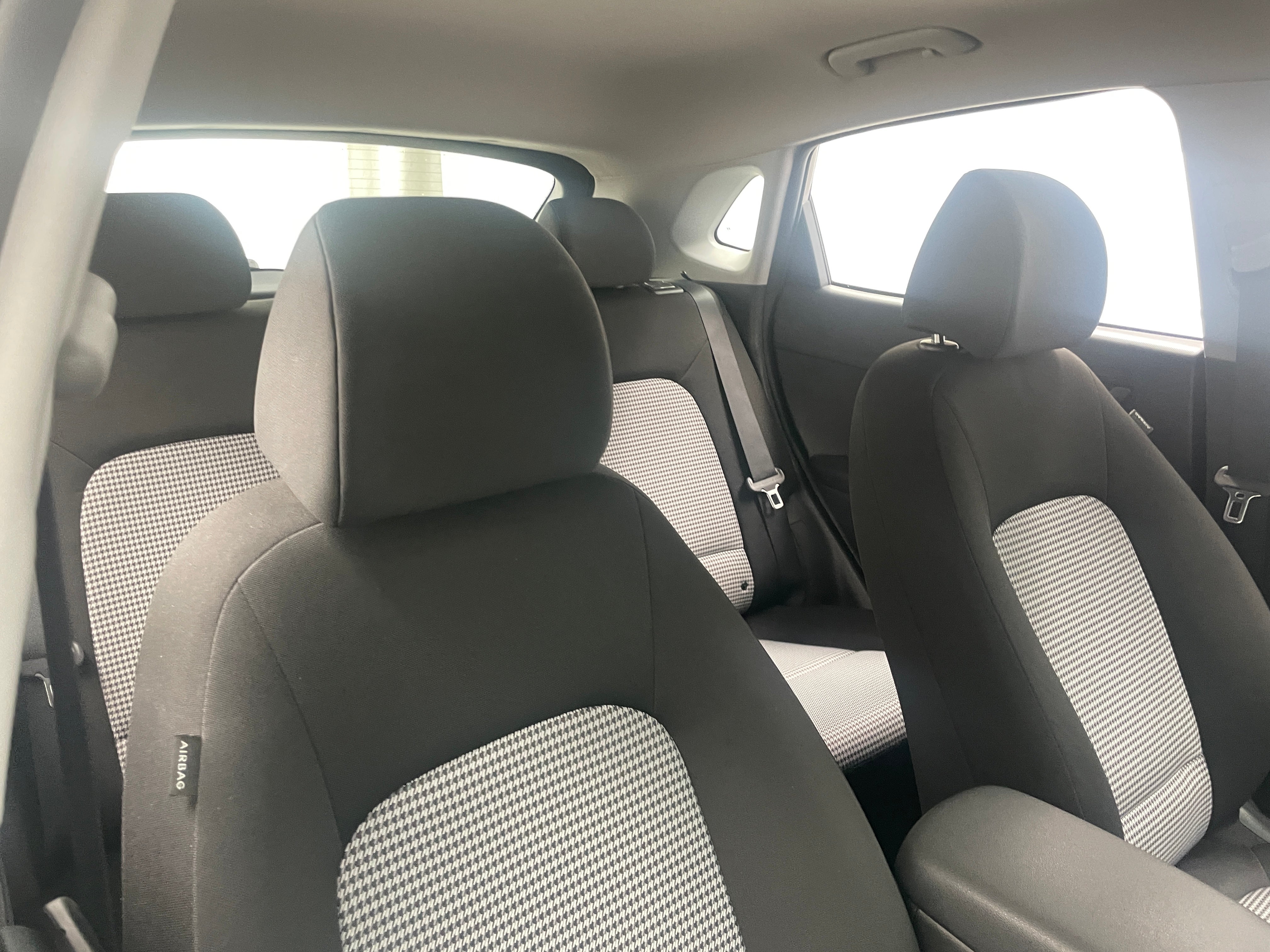 2023 Hyundai Kona SE 2