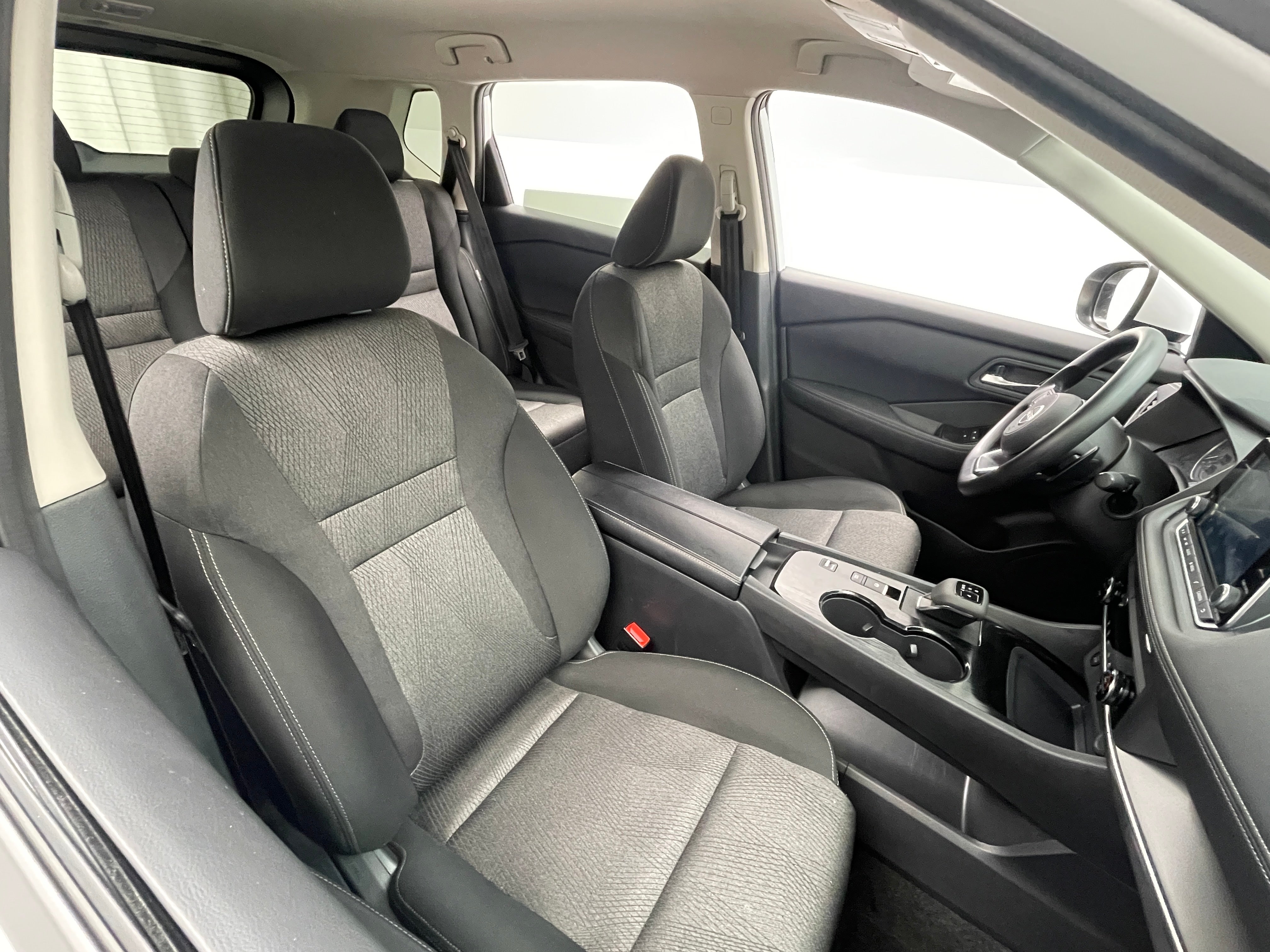 2024 Nissan Rogue SV 2