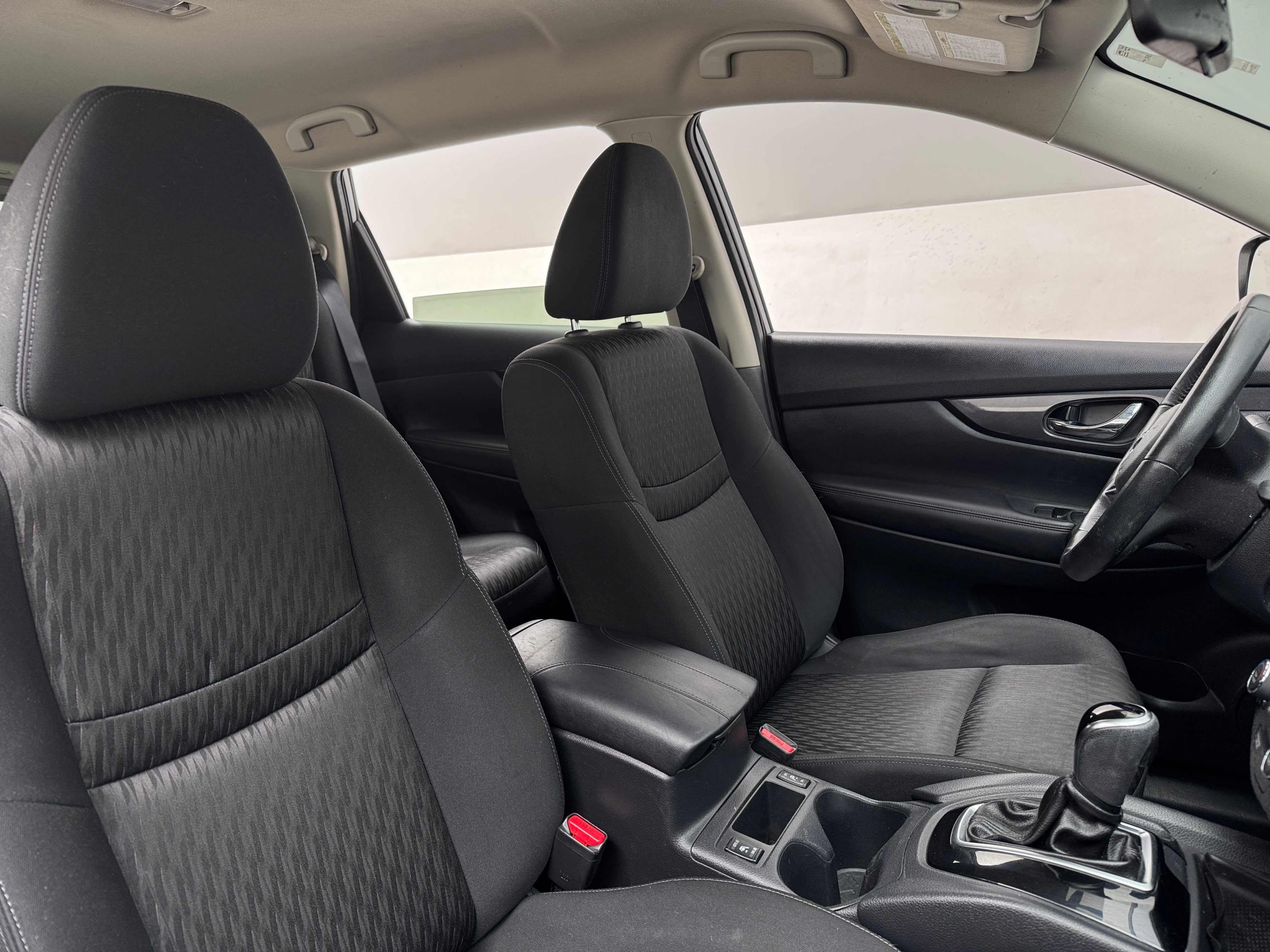 2017 Nissan Rogue SV 2