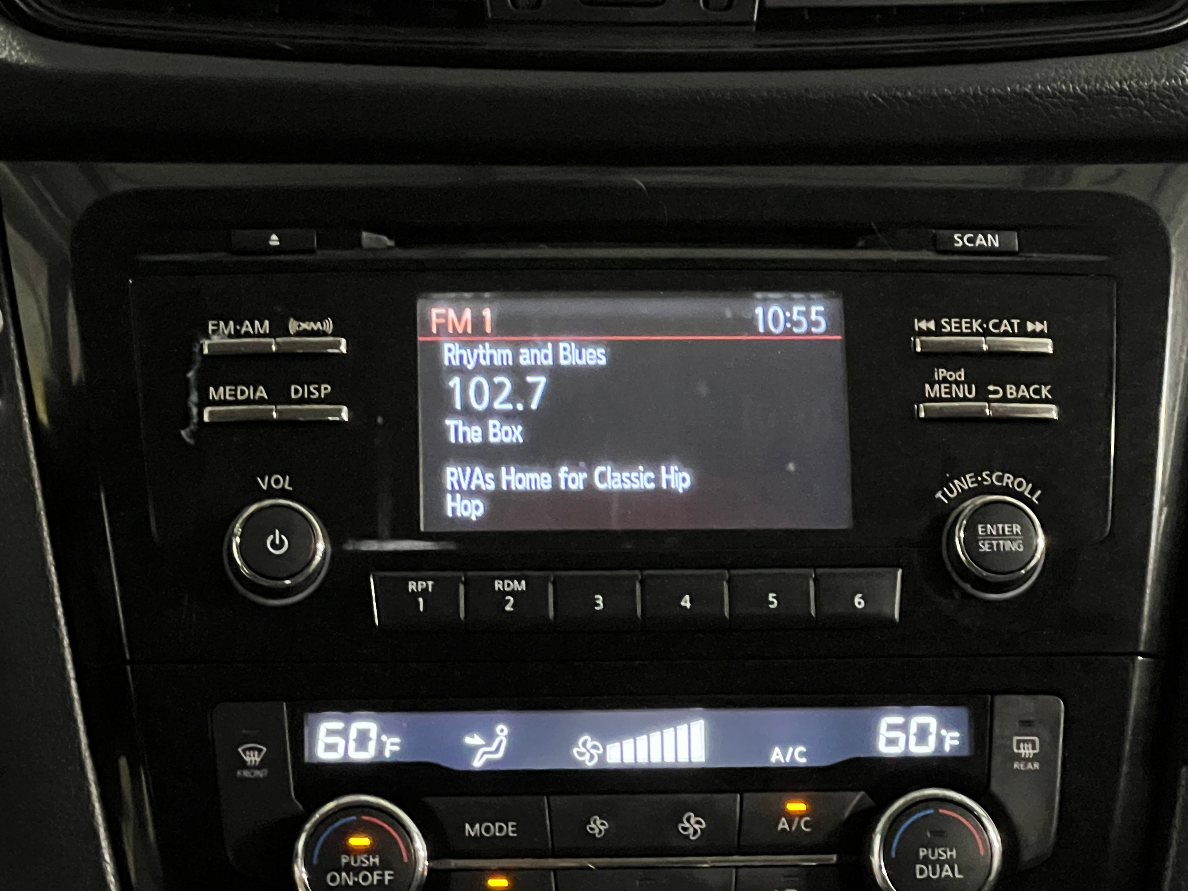 2017 Nissan Rogue SV 4