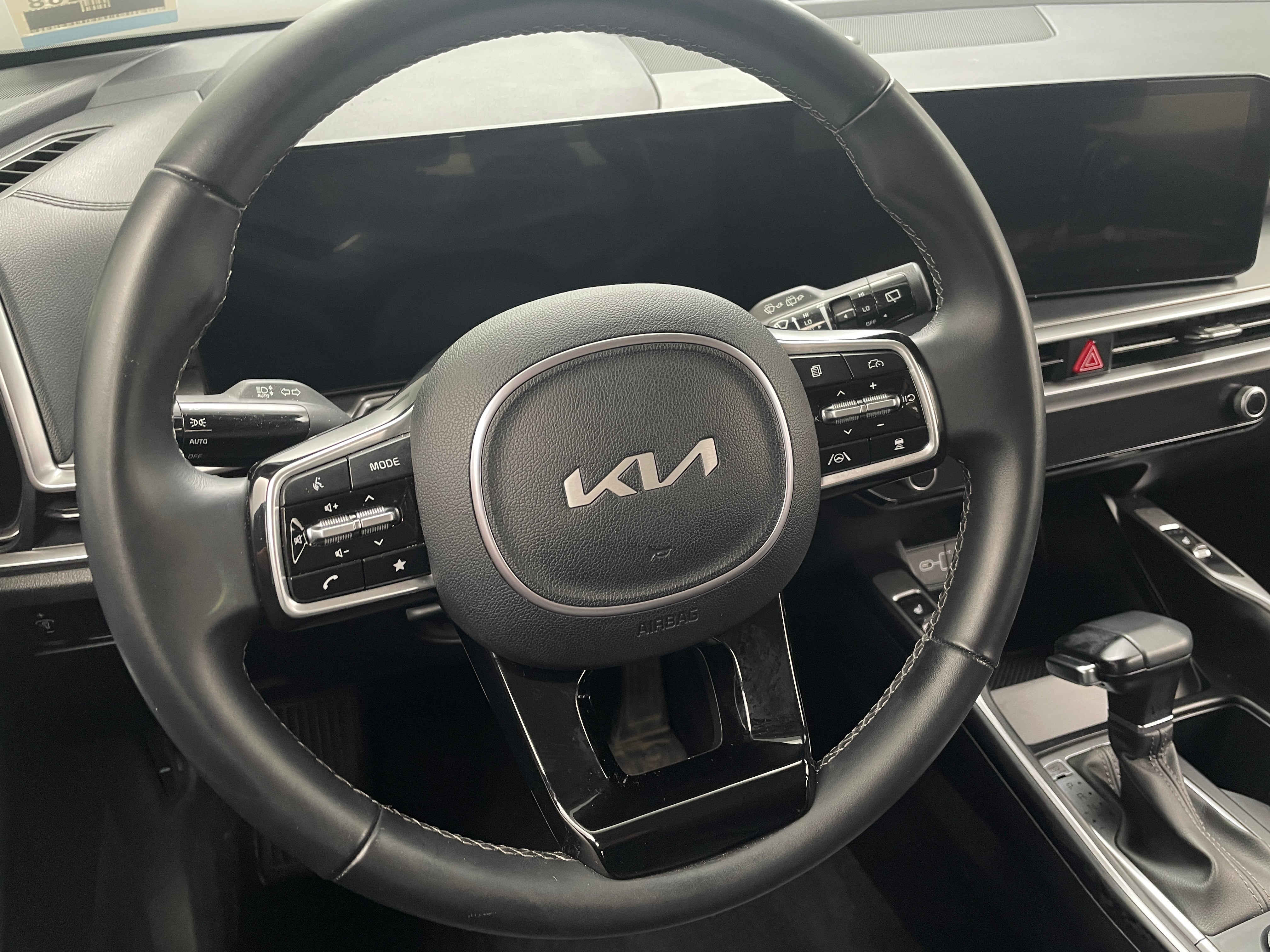 2024 Kia Sorento S 5