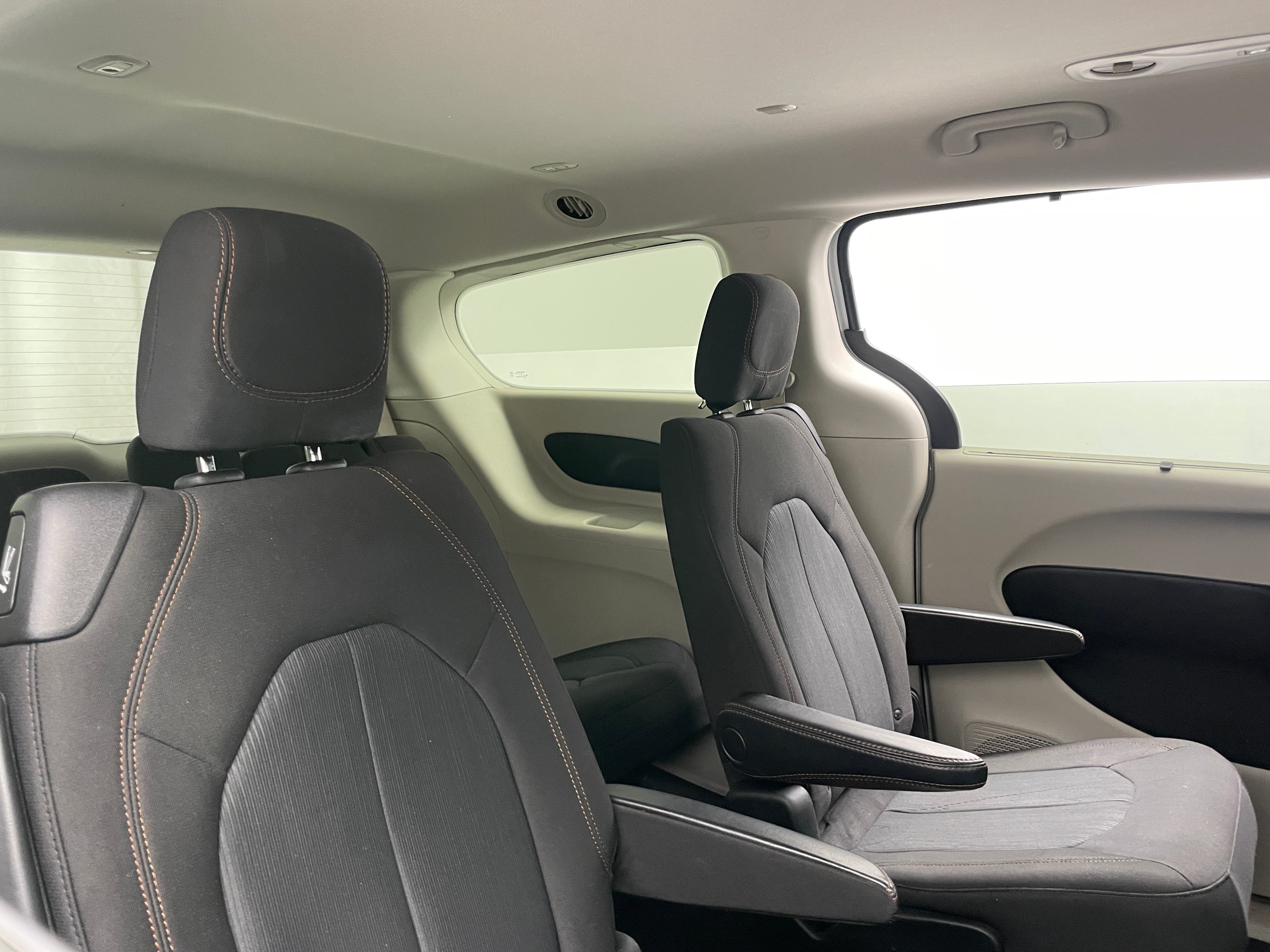 2020 Chrysler Pacifica Touring 6