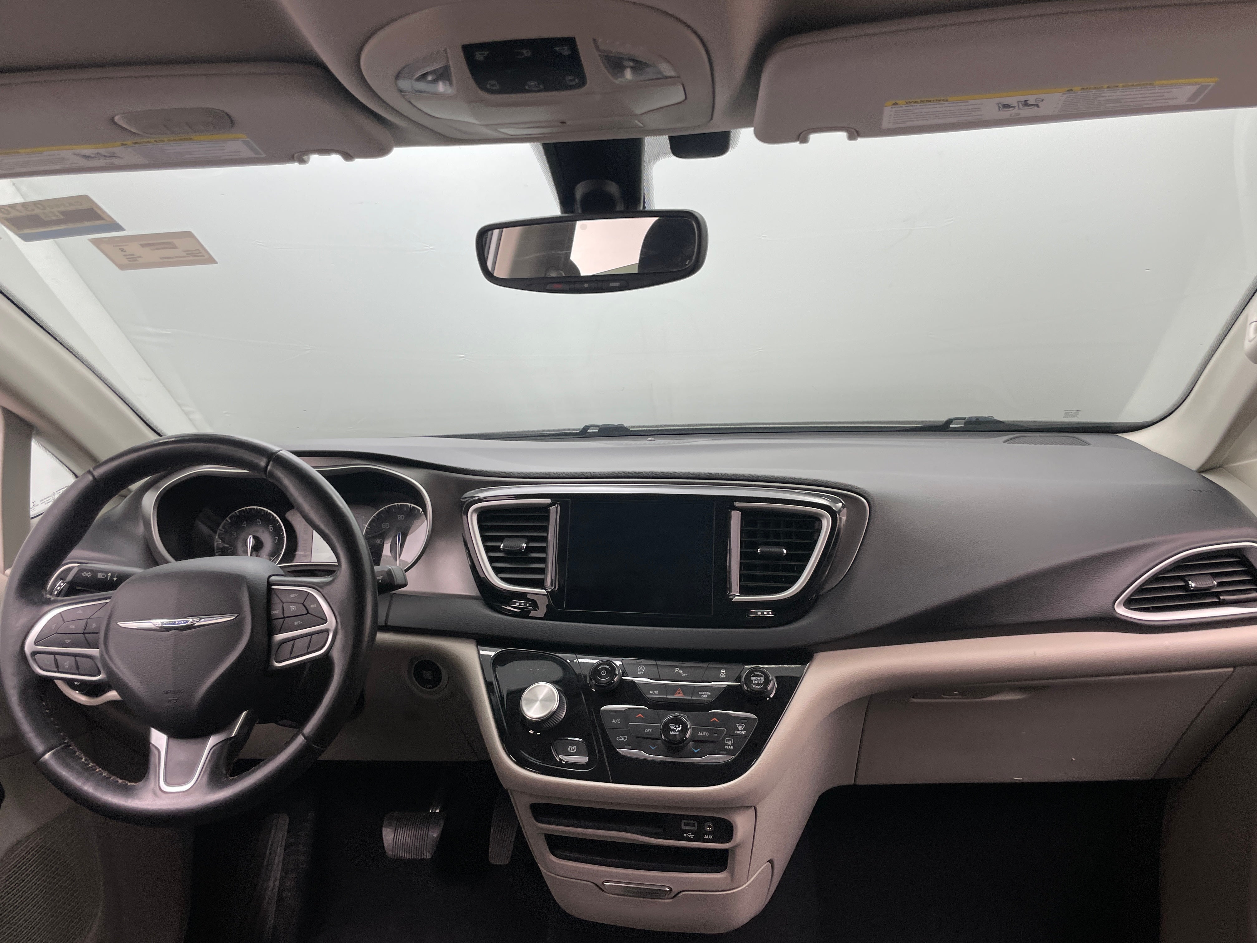2020 Chrysler Pacifica Touring 3
