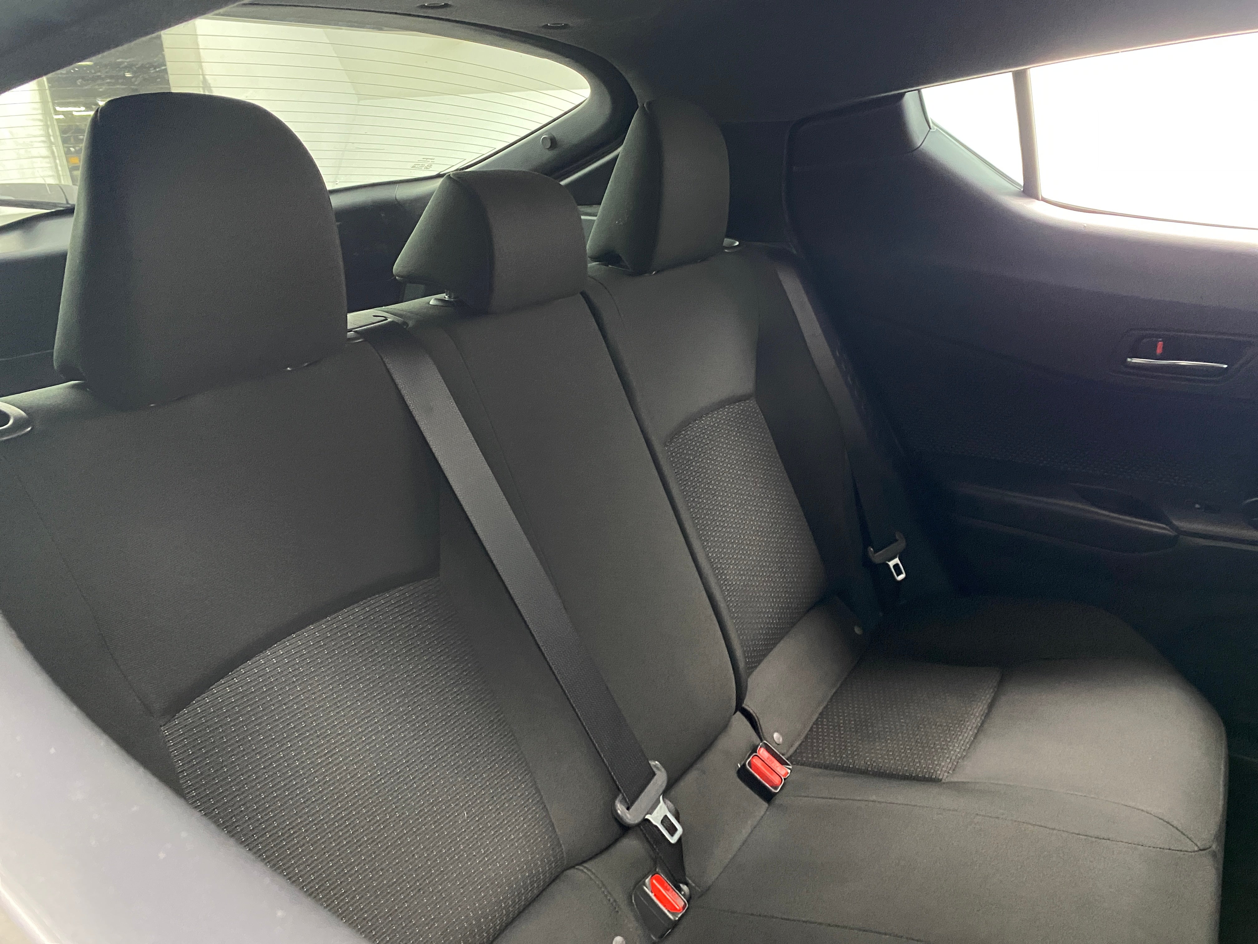 2019 Toyota C-HR XLE 6