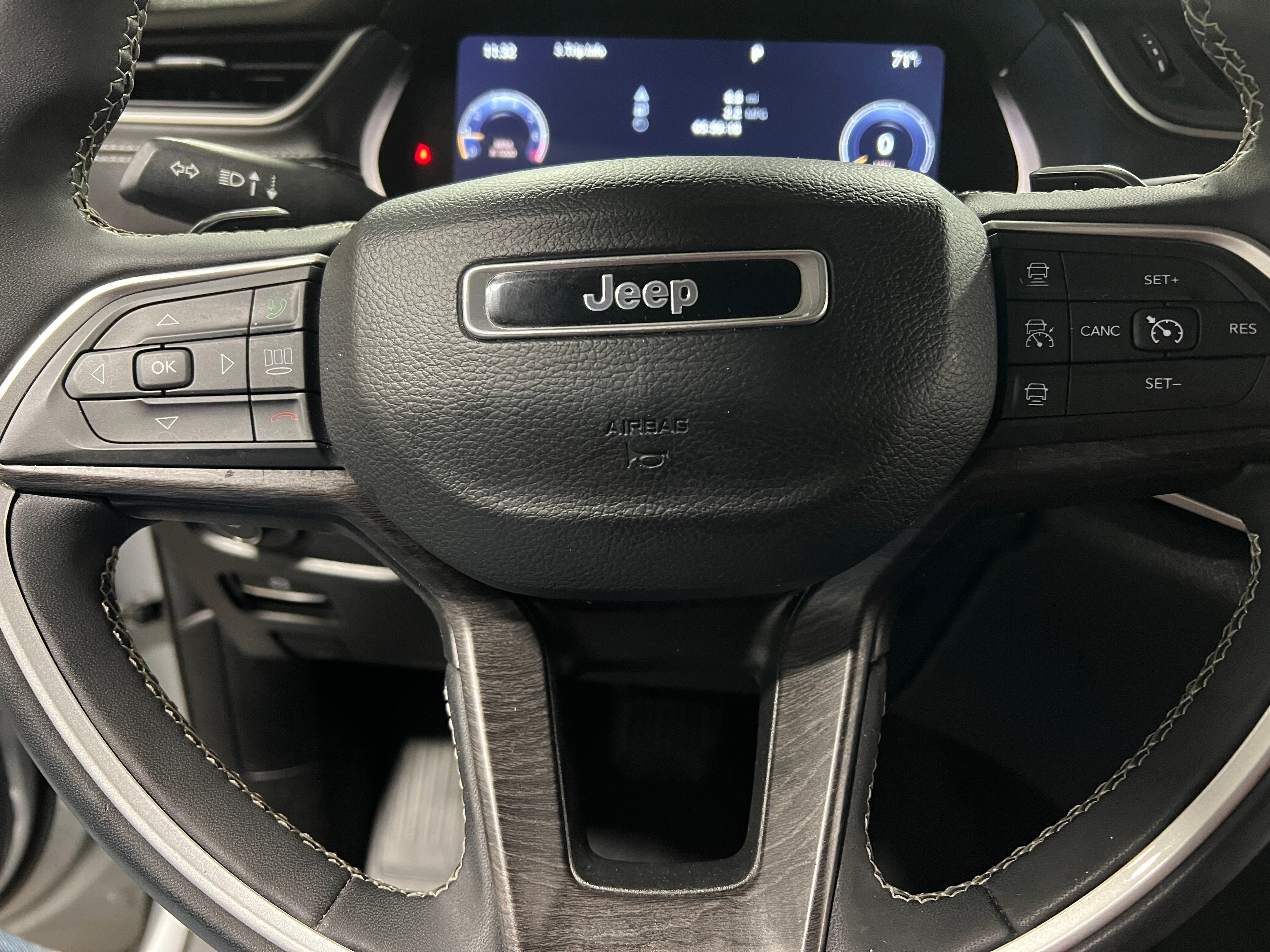 2023 Jeep Grand Cherokee Limited Edition 4