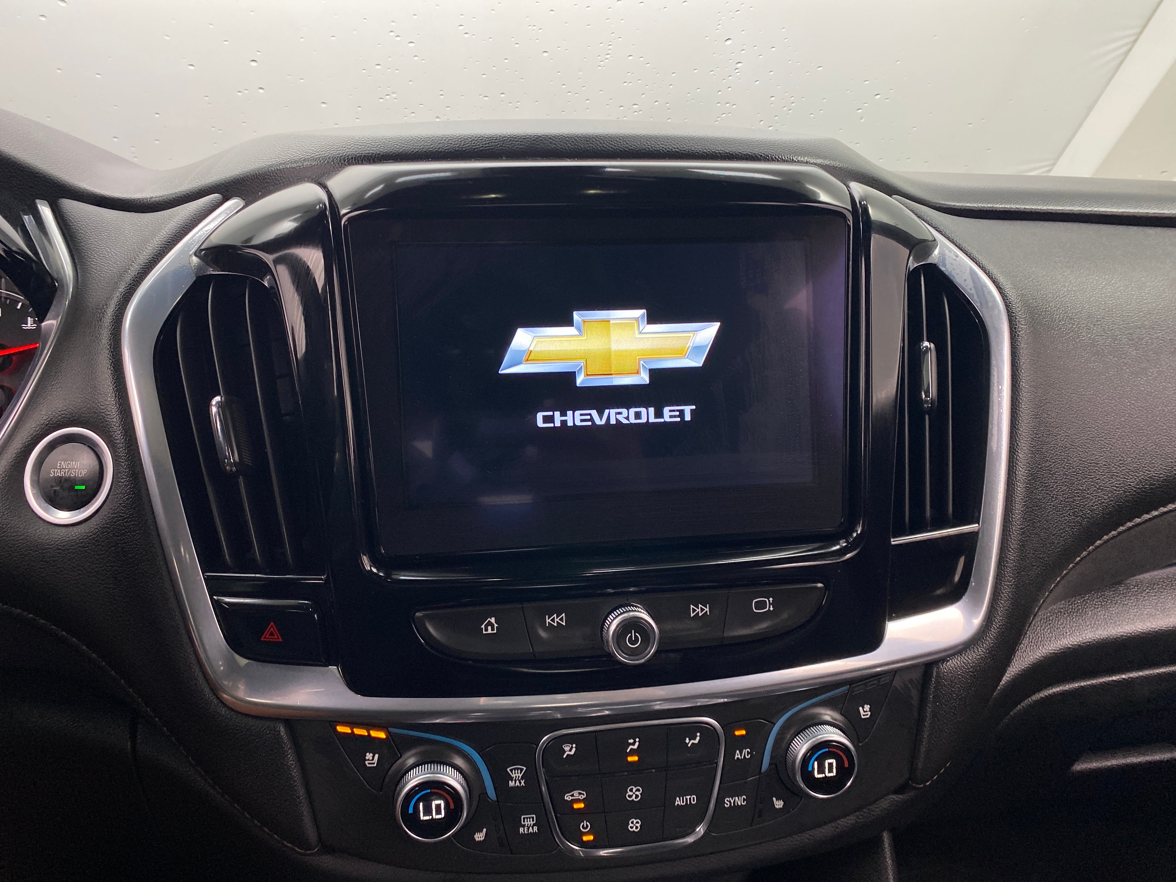 2022 Chevrolet Traverse High Country 3