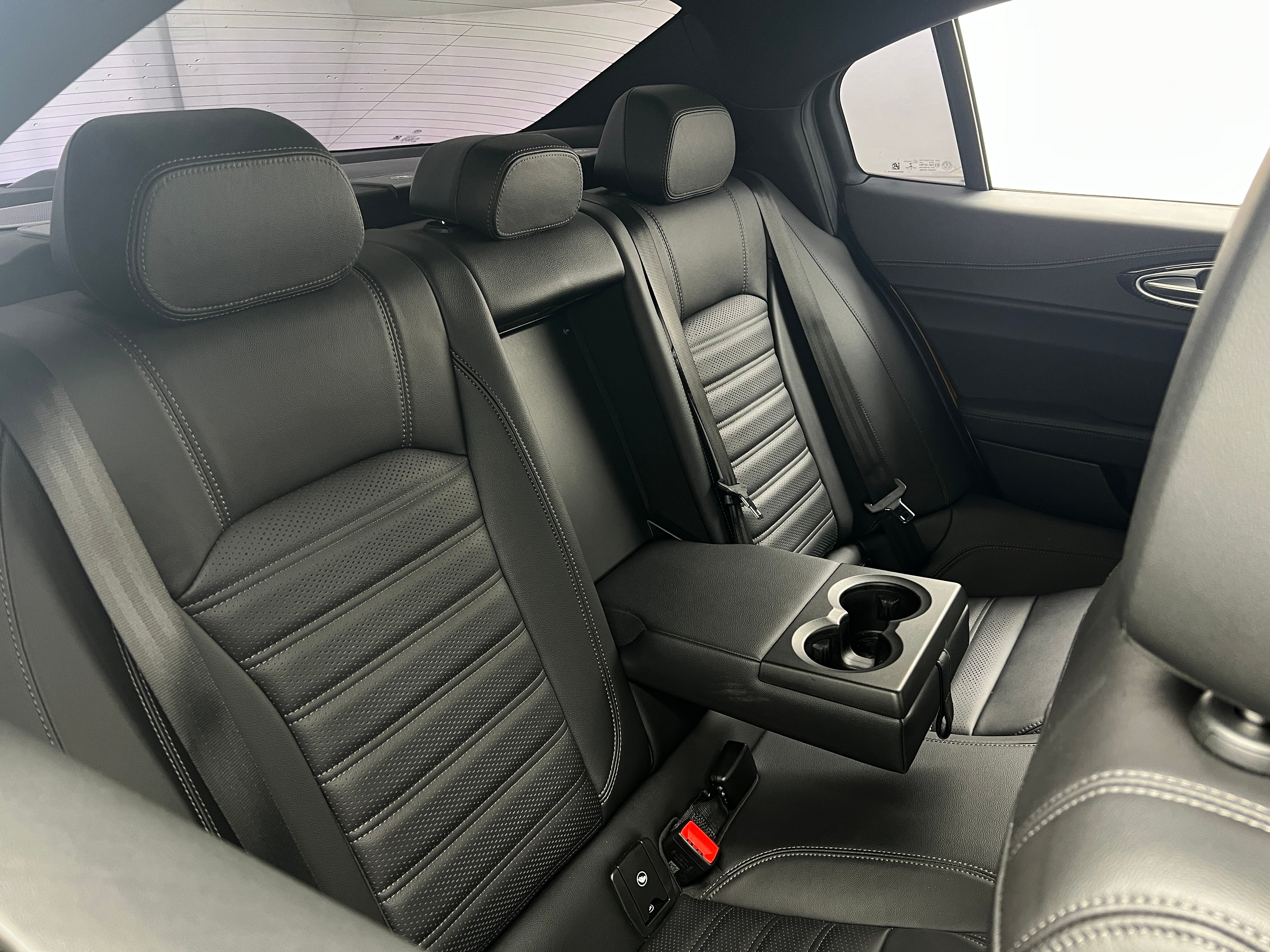 2022 Alfa Romeo Giulia Quadrifoglio 5