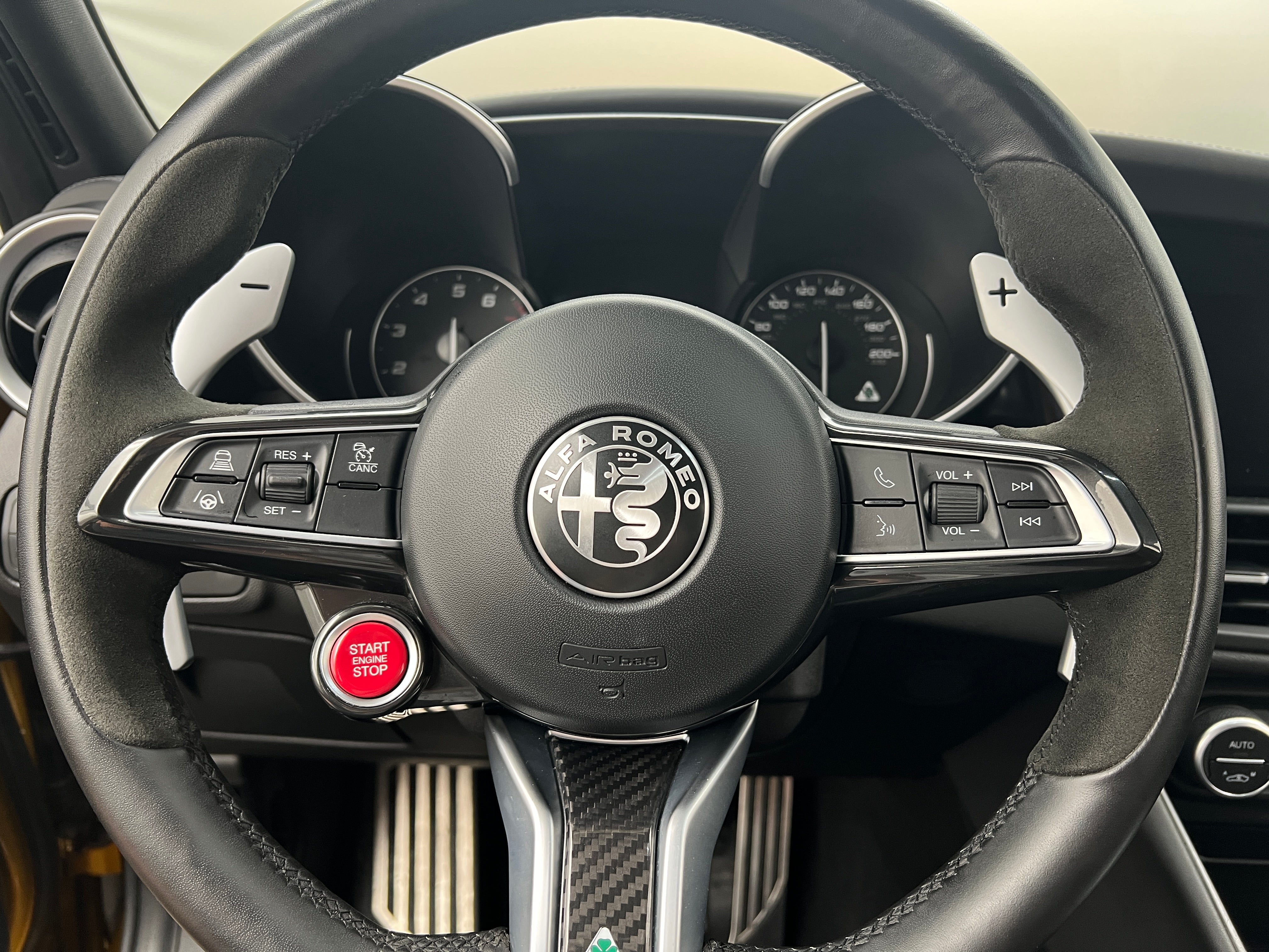 2022 Alfa Romeo Giulia Quadrifoglio 4