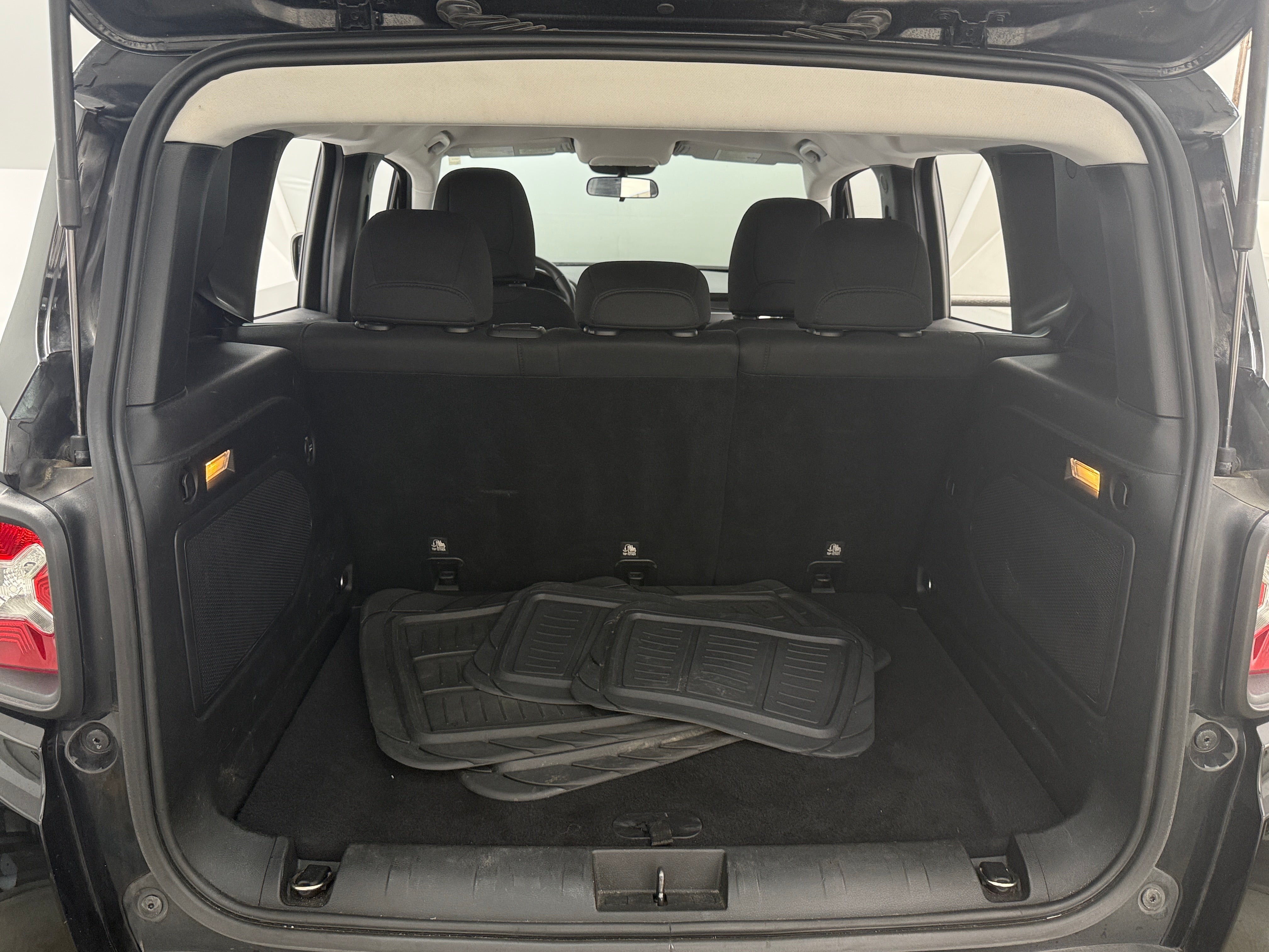 2015 Jeep Renegade Sport 7
