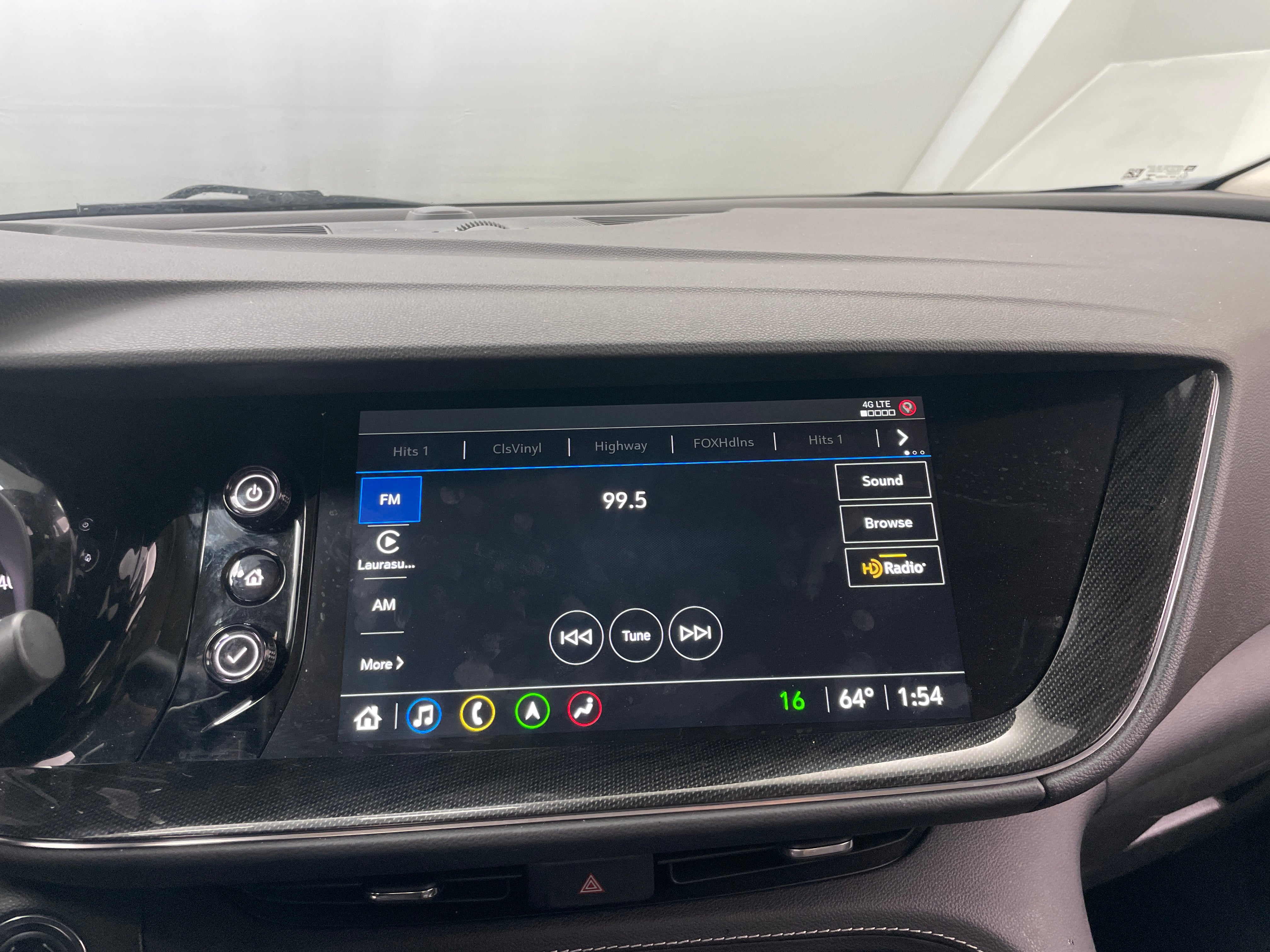 2022 Buick Envision Essence 3