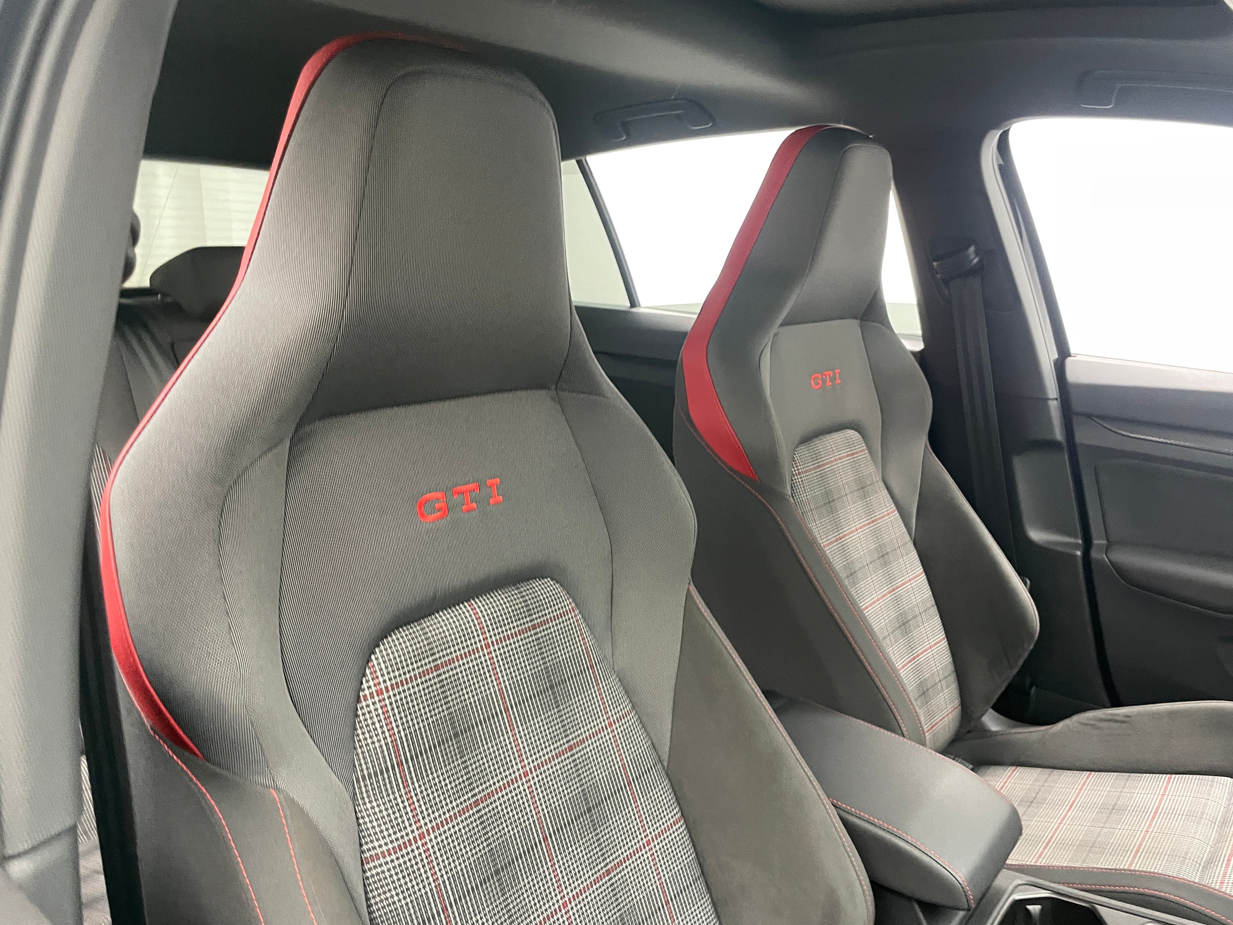 2024 Volkswagen Golf GTI 380 SE 2