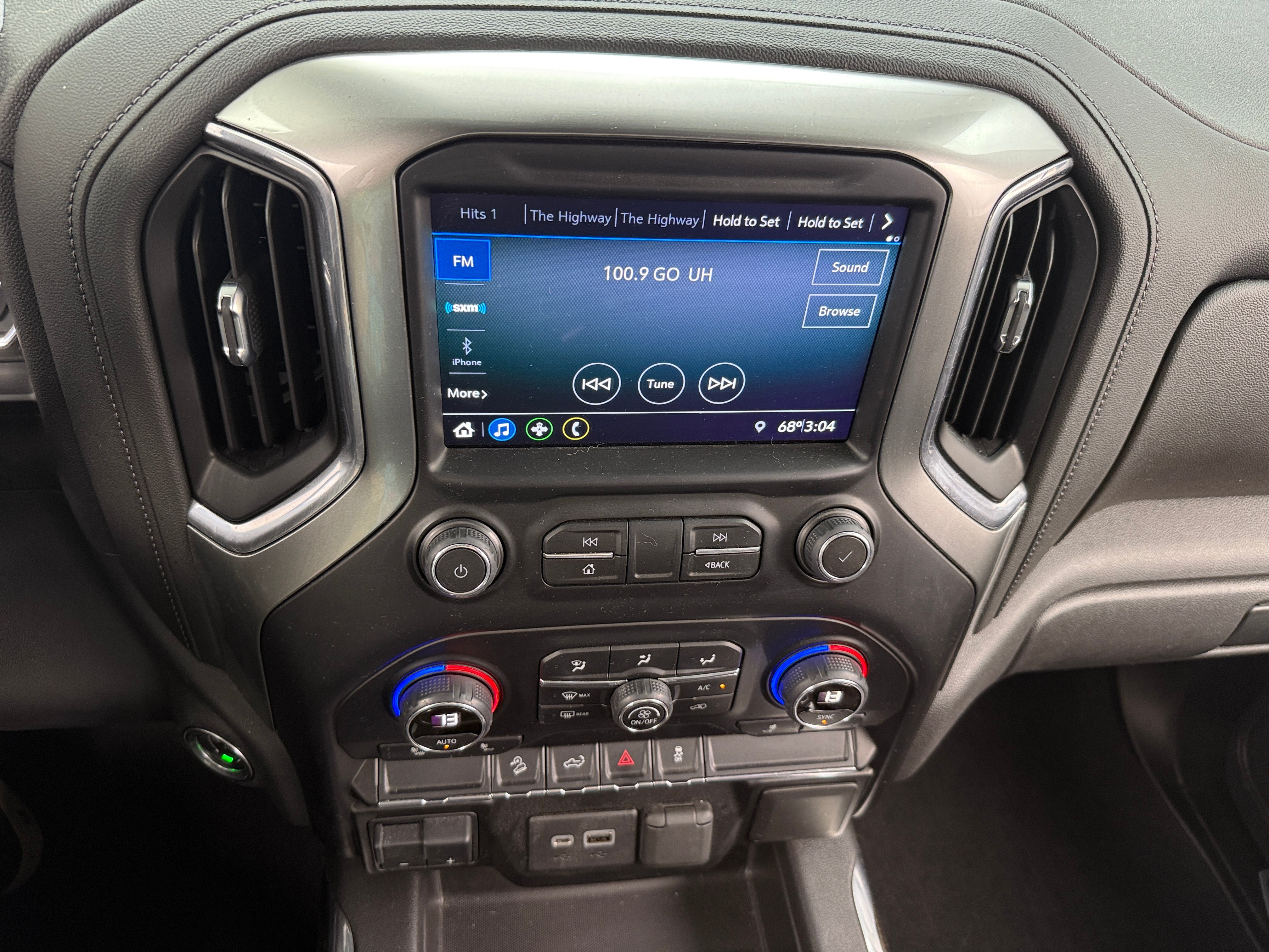 2021 Chevrolet Silverado 1500 RST 4