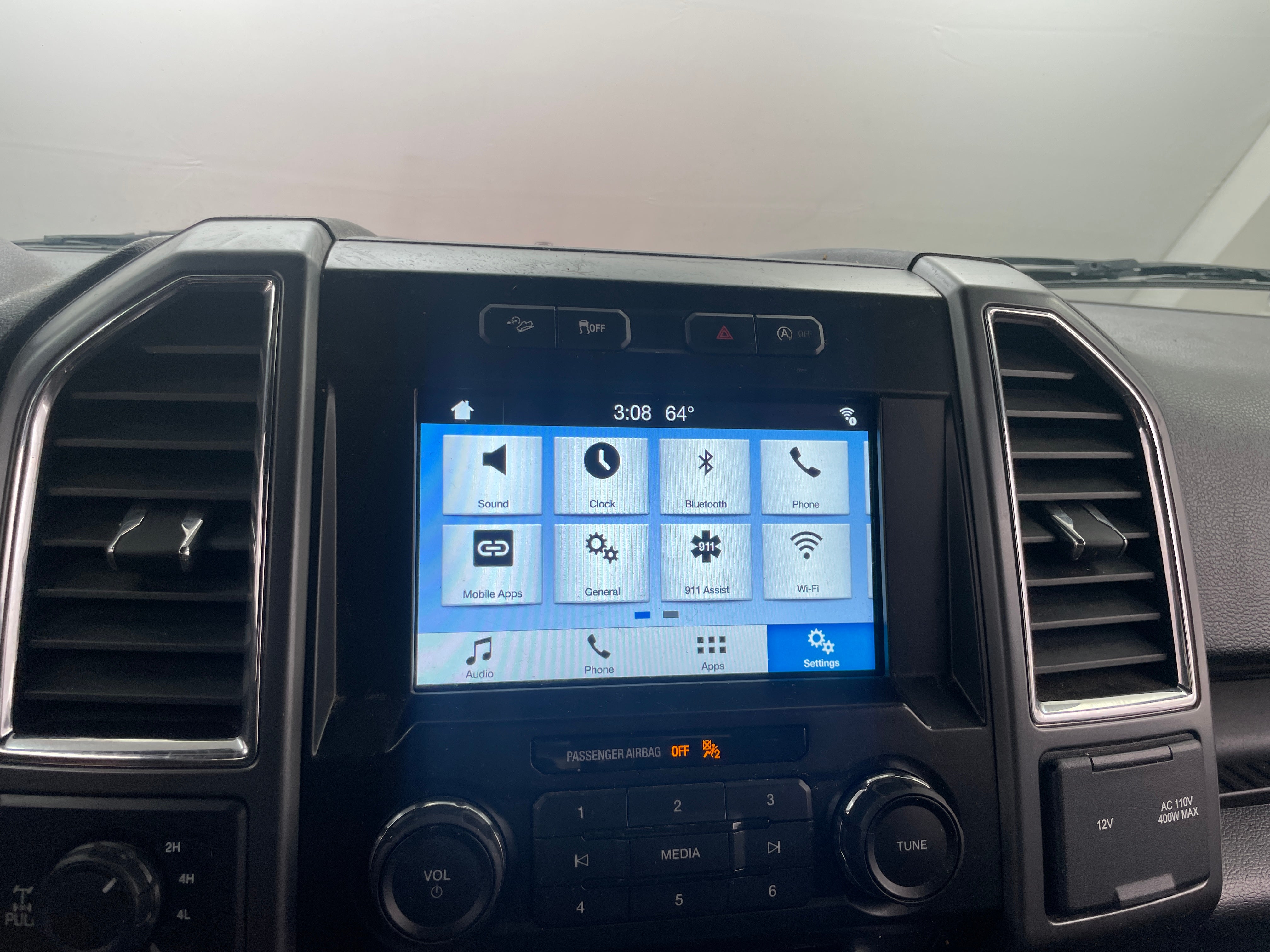 2017 Ford Econoline E-150 4